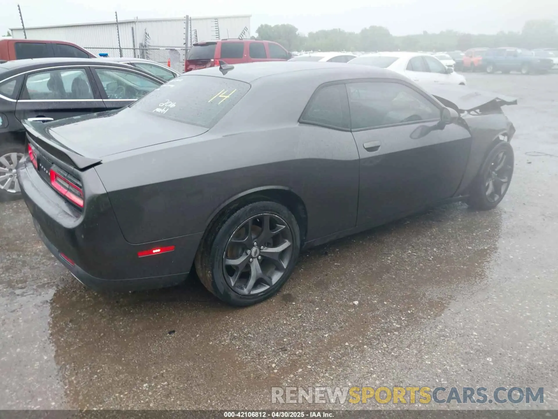 4 Photograph of a damaged car 2C3CDZAG5KH501681 DODGE CHALLENGER 2019
