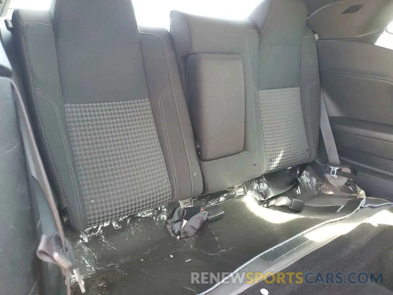 10 Photograph of a damaged car 2C3CDZAG5KH525723 DODGE CHALLENGER 2019
