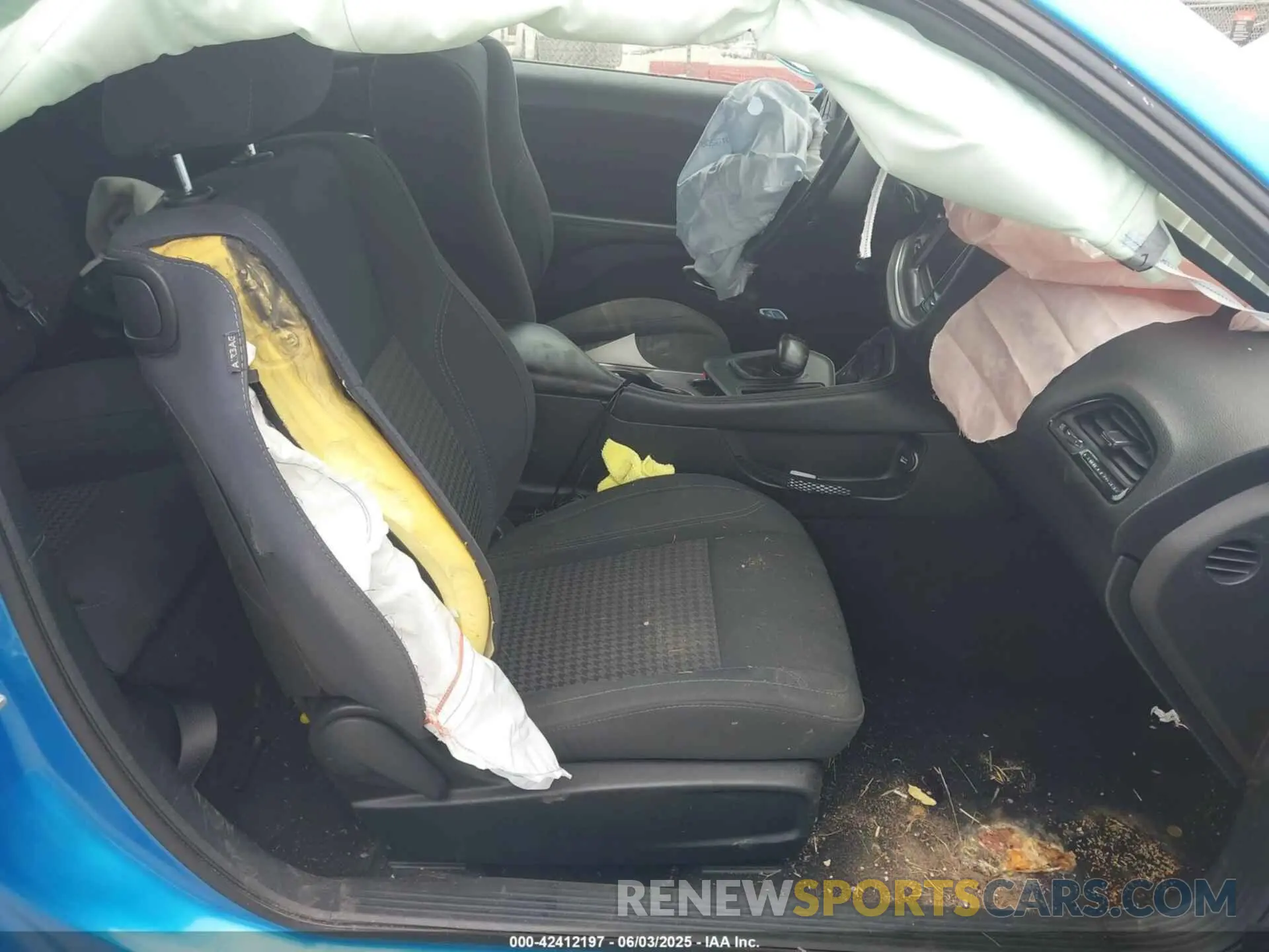 5 Photograph of a damaged car 2C3CDZAG5KH574839 DODGE CHALLENGER 2019