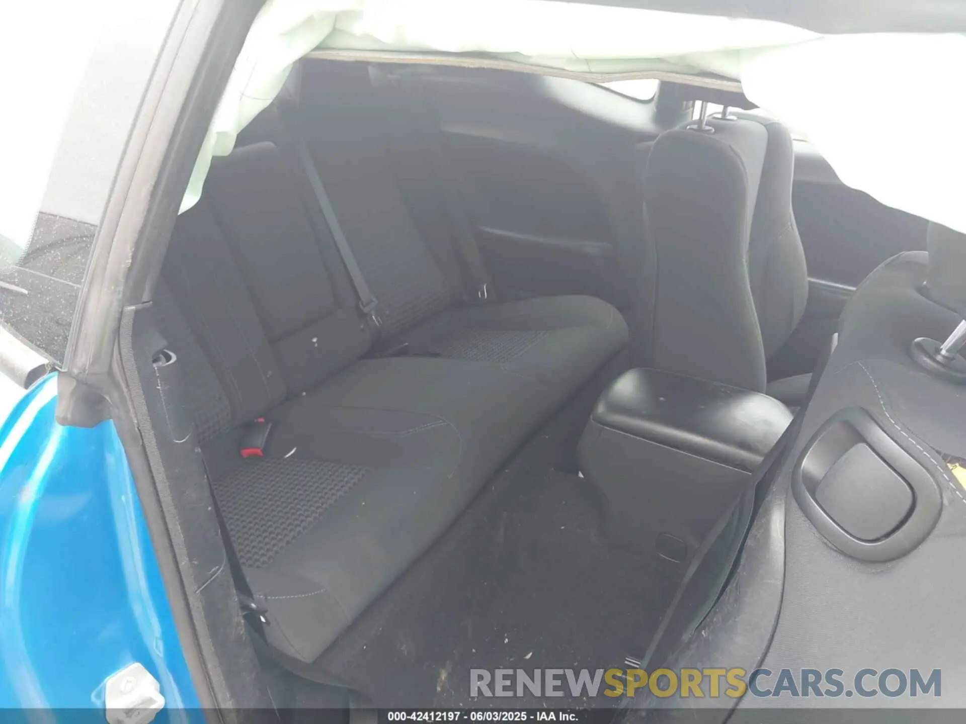 8 Photograph of a damaged car 2C3CDZAG5KH574839 DODGE CHALLENGER 2019