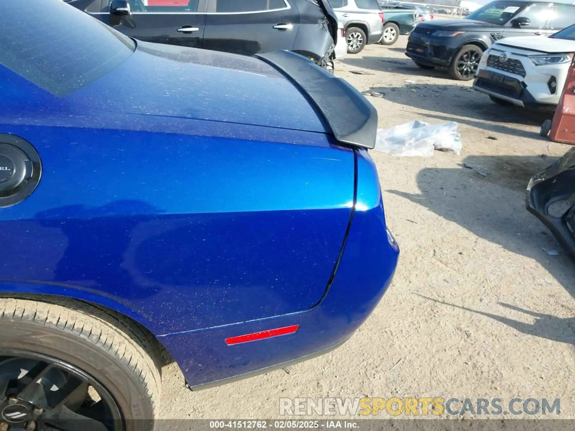 17 Photograph of a damaged car 2C3CDZAG5KH668803 DODGE CHALLENGER 2019