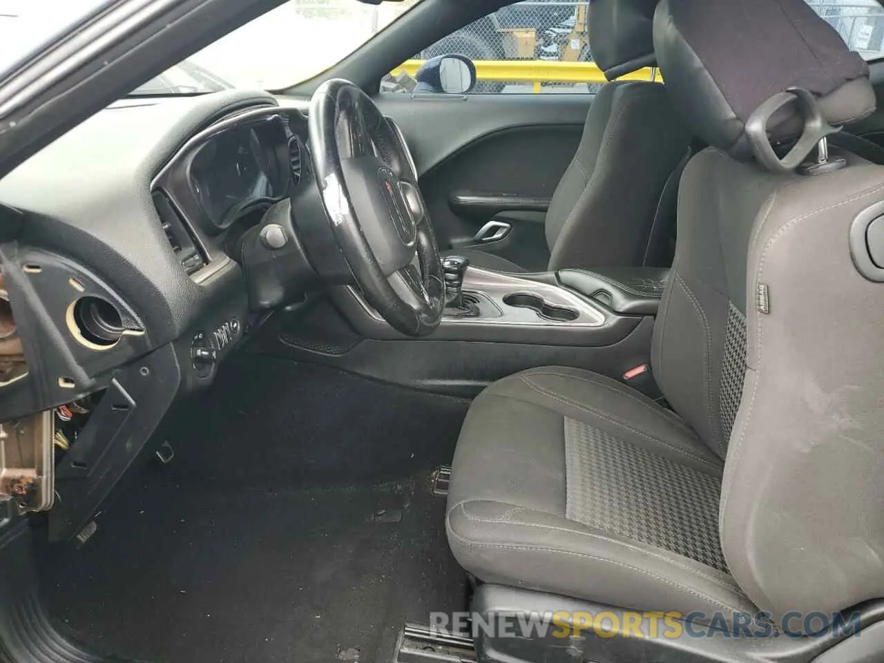 7 Photograph of a damaged car 2C3CDZAG5KH680157 DODGE CHALLENGER 2019