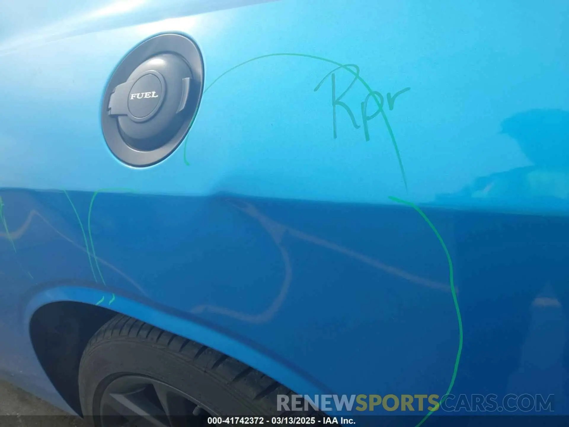 18 Photograph of a damaged car 2C3CDZAG6KH508932 DODGE CHALLENGER 2019