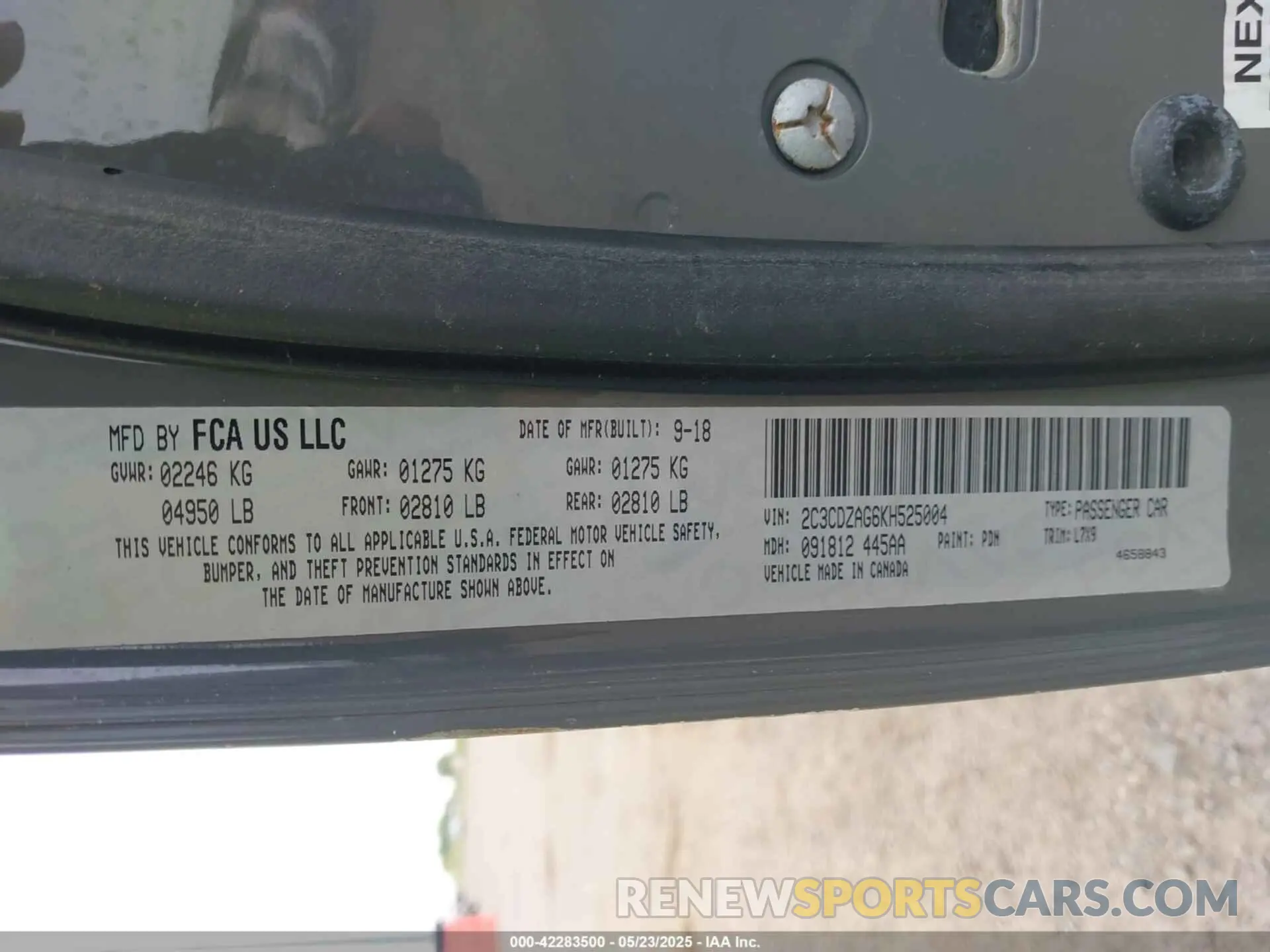 9 Photograph of a damaged car 2C3CDZAG6KH525004 DODGE CHALLENGER 2019