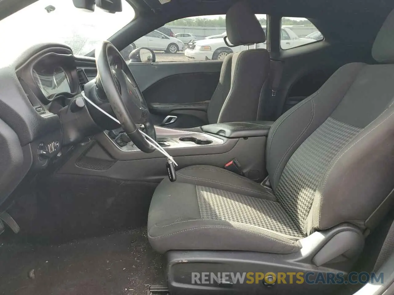 7 Photograph of a damaged car 2C3CDZAG6KH570976 DODGE CHALLENGER 2019
