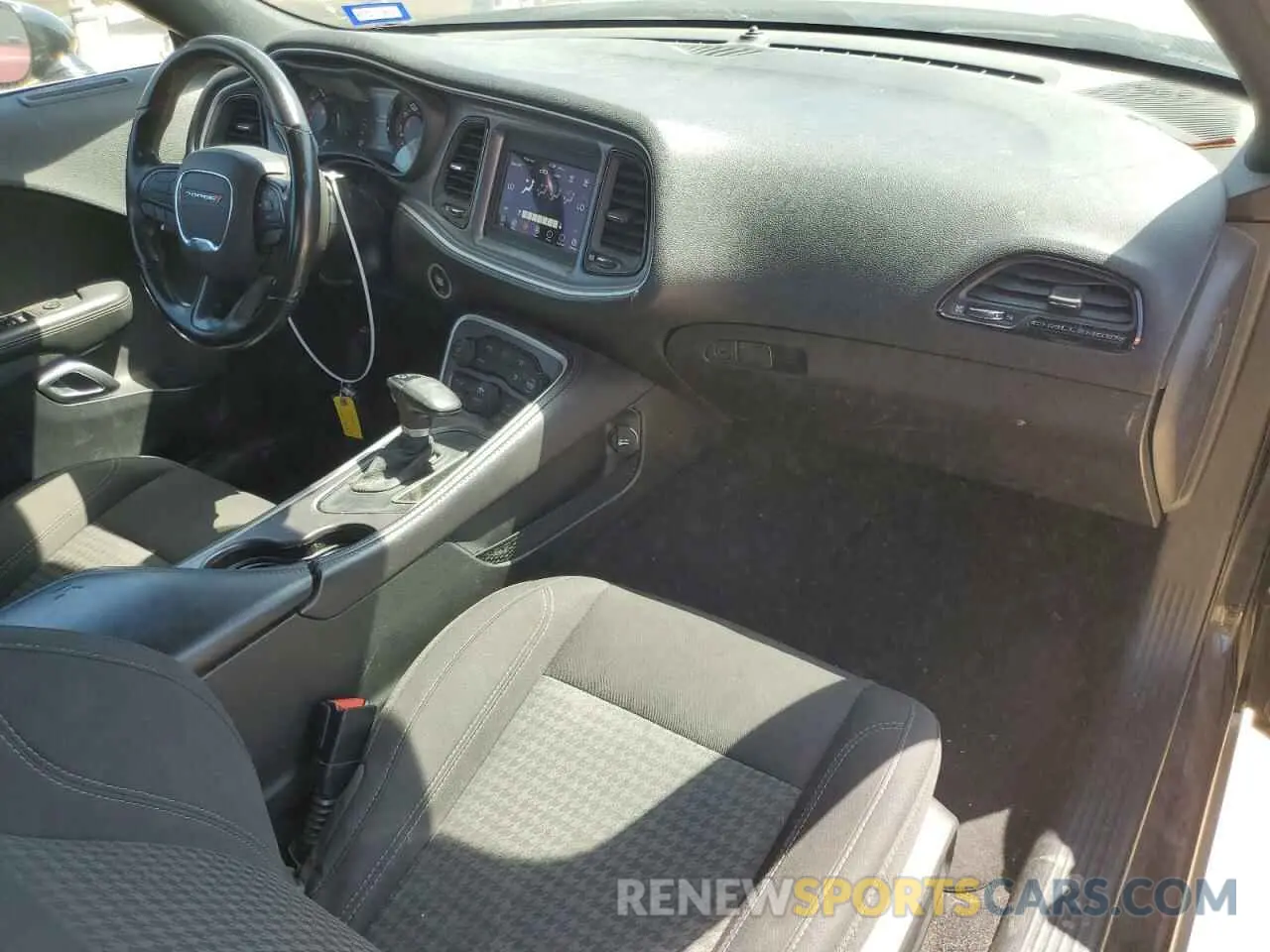 8 Photograph of a damaged car 2C3CDZAG6KH691605 DODGE CHALLENGER 2019