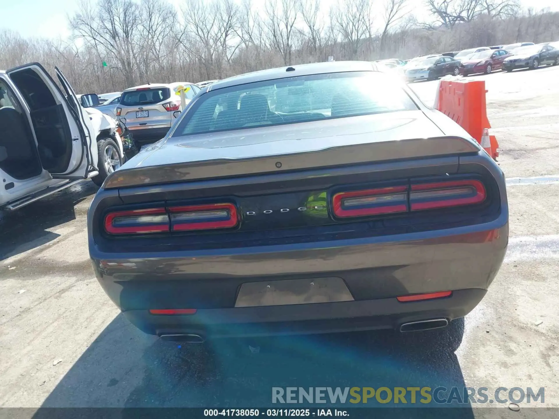 16 Photograph of a damaged car 2C3CDZAG6KH701632 DODGE CHALLENGER 2019