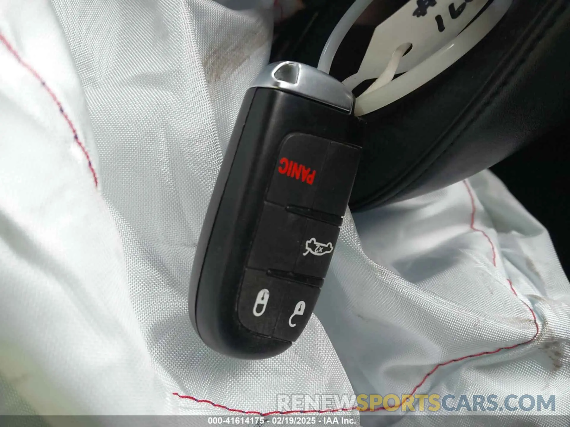 11 Photograph of a damaged car 2C3CDZAG6KH731682 DODGE CHALLENGER 2019