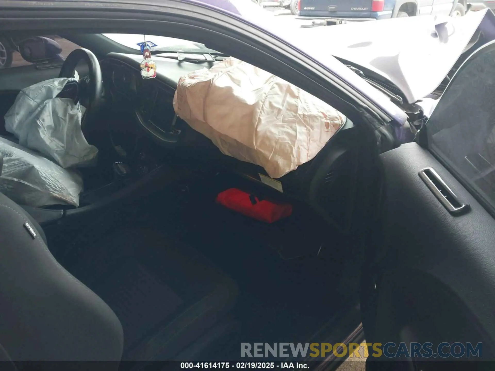 5 Photograph of a damaged car 2C3CDZAG6KH731682 DODGE CHALLENGER 2019