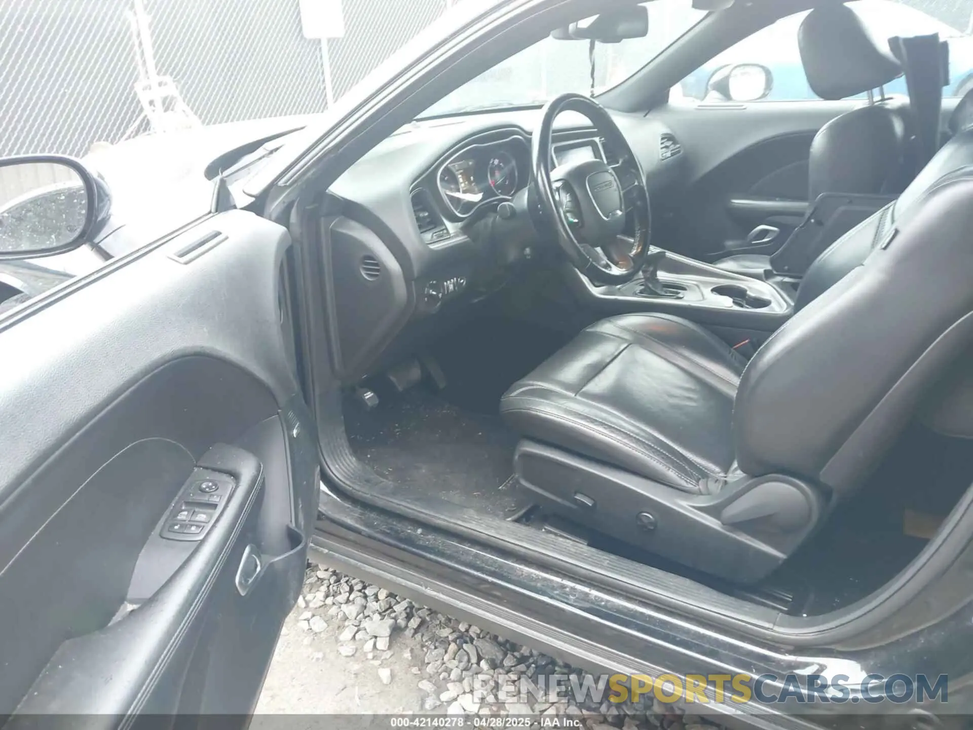 5 Photograph of a damaged car 2C3CDZAG6KH759174 DODGE CHALLENGER 2019