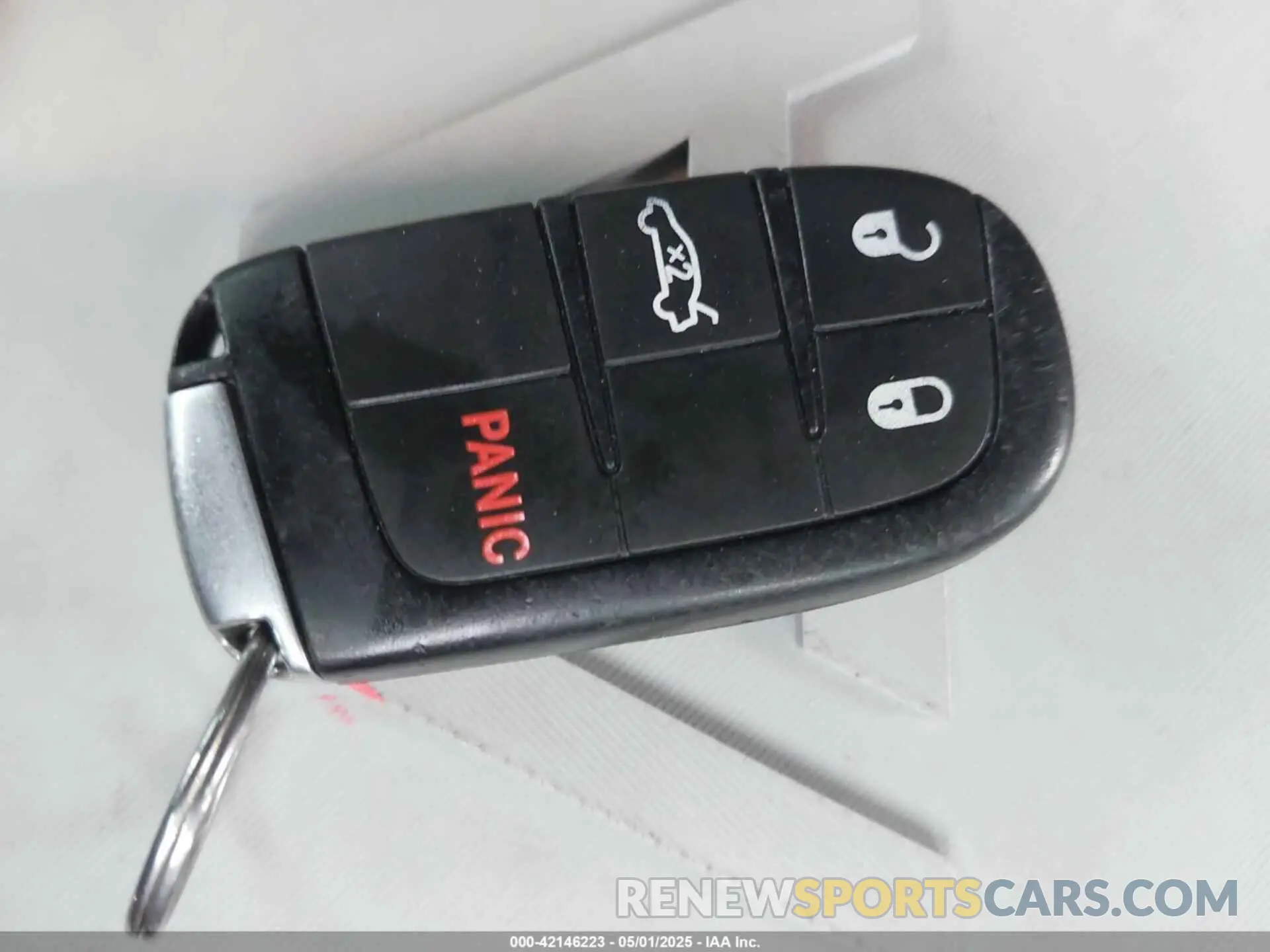 11 Photograph of a damaged car 2C3CDZAG7KH620445 DODGE CHALLENGER 2019