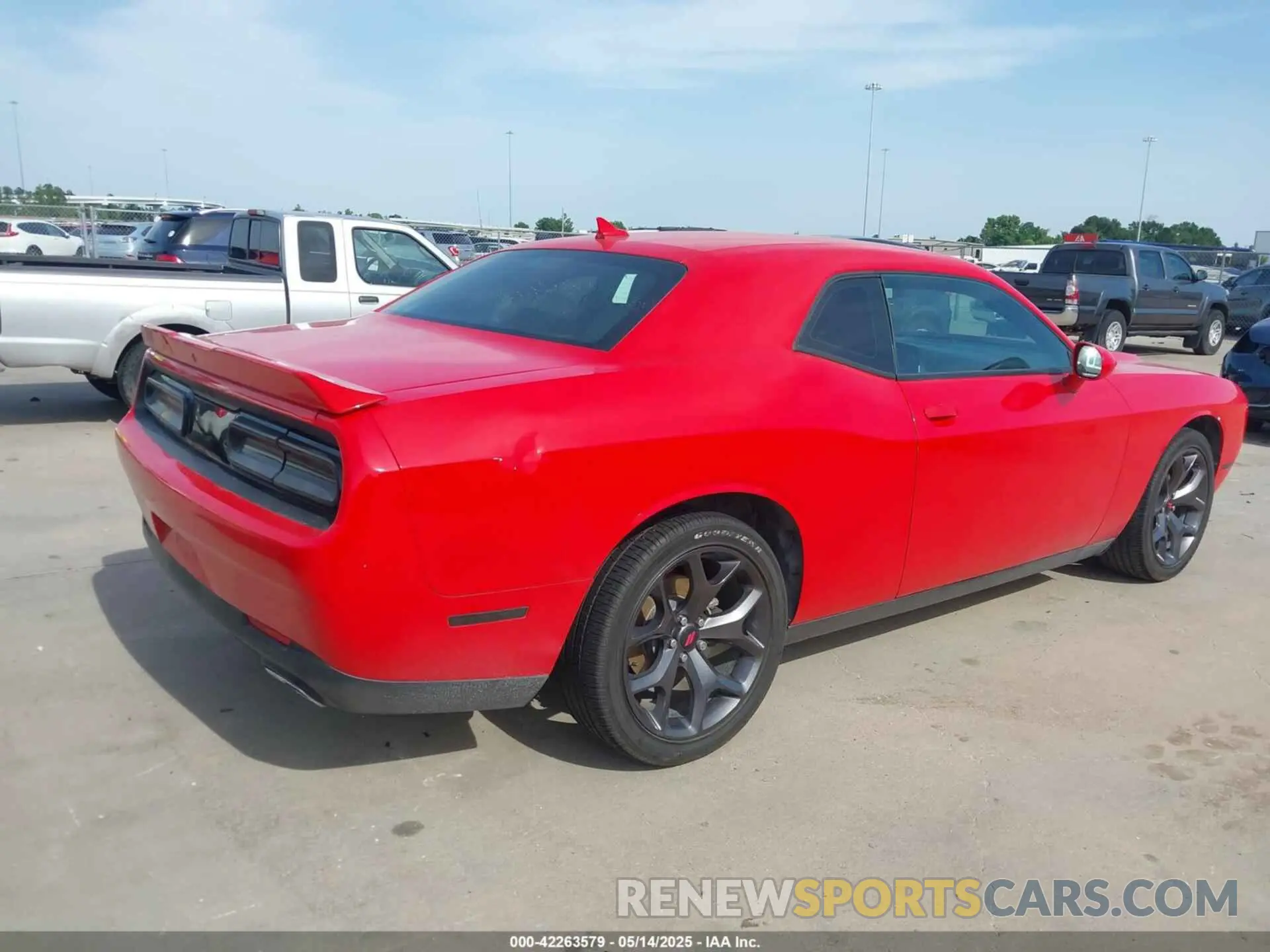 4 Photograph of a damaged car 2C3CDZAG7KH634586 DODGE CHALLENGER 2019