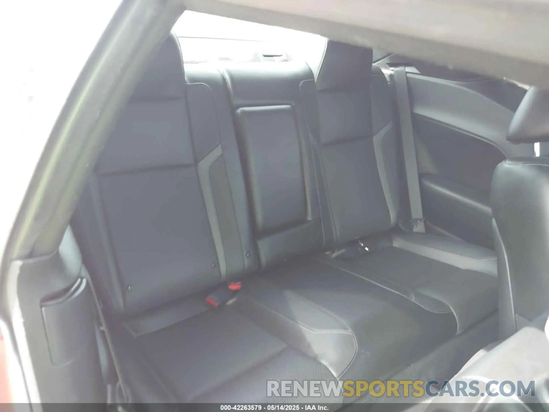 8 Photograph of a damaged car 2C3CDZAG7KH634586 DODGE CHALLENGER 2019
