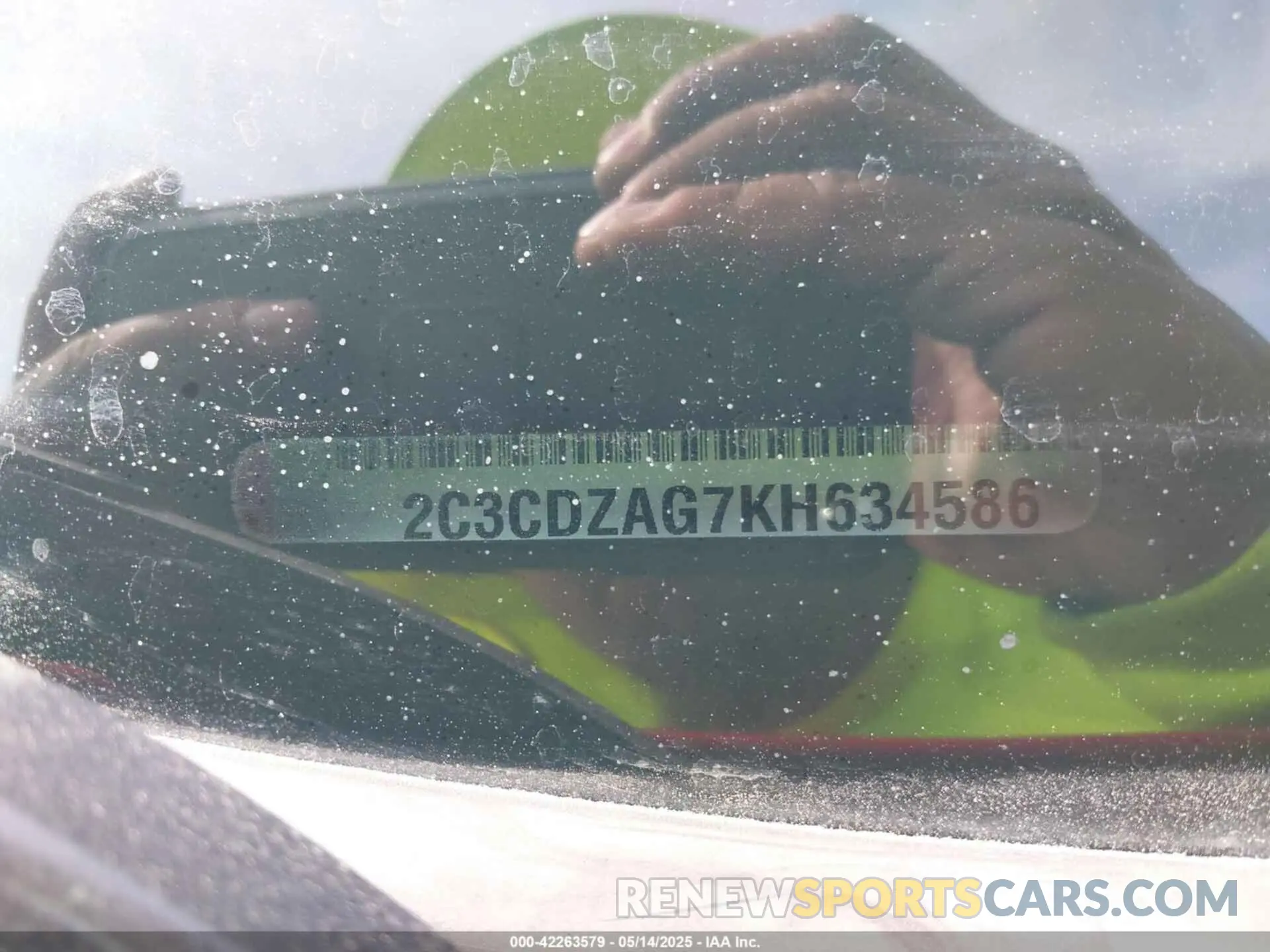 9 Photograph of a damaged car 2C3CDZAG7KH634586 DODGE CHALLENGER 2019