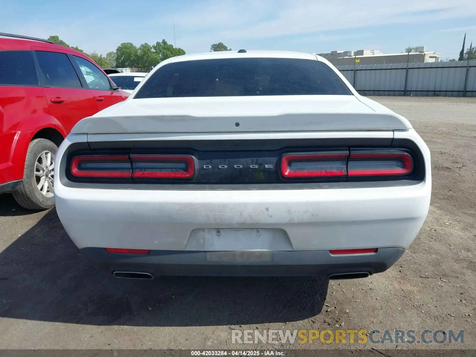 16 Photograph of a damaged car 2C3CDZAG7KH669998 DODGE CHALLENGER 2019