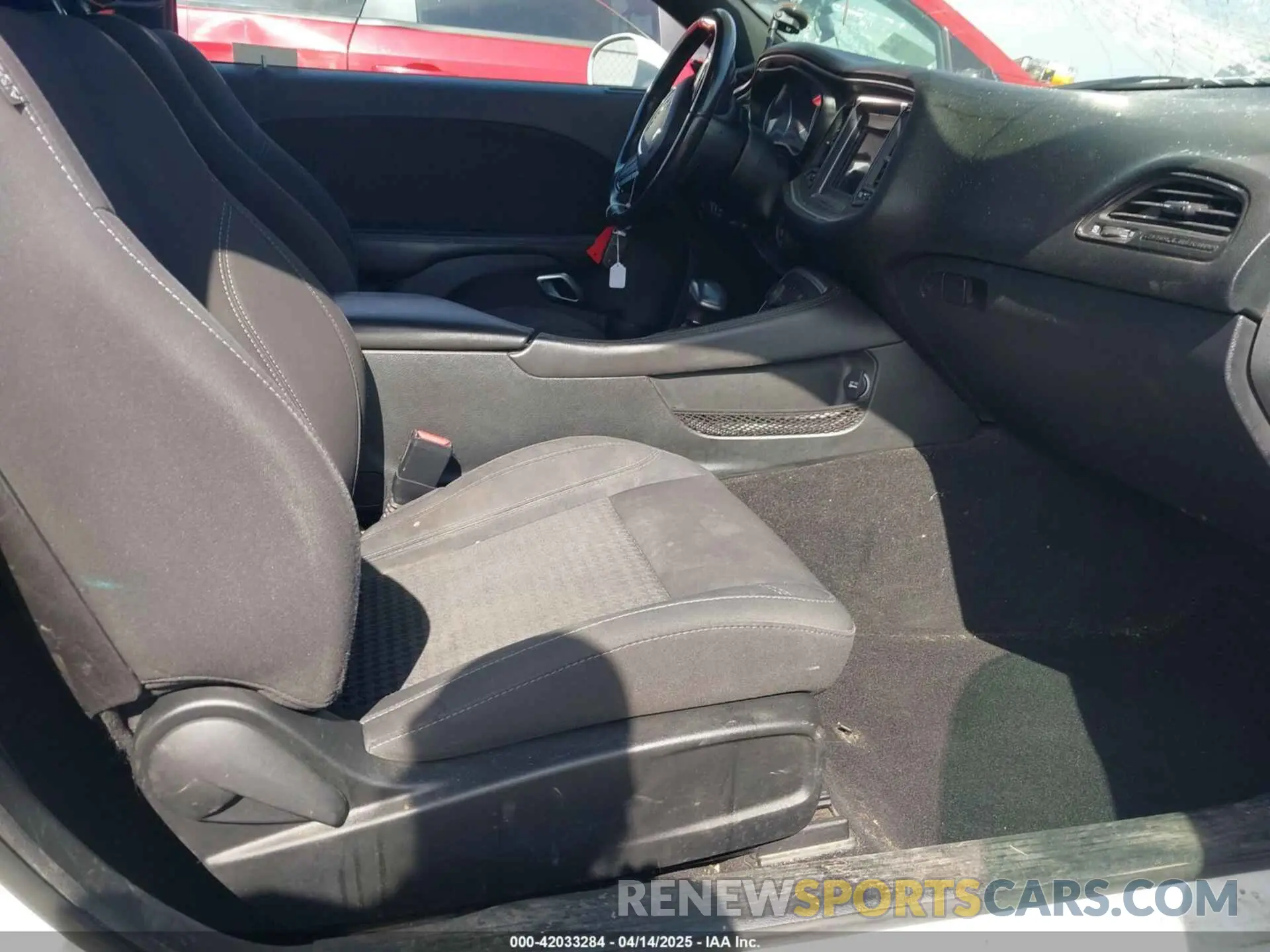 5 Photograph of a damaged car 2C3CDZAG7KH669998 DODGE CHALLENGER 2019