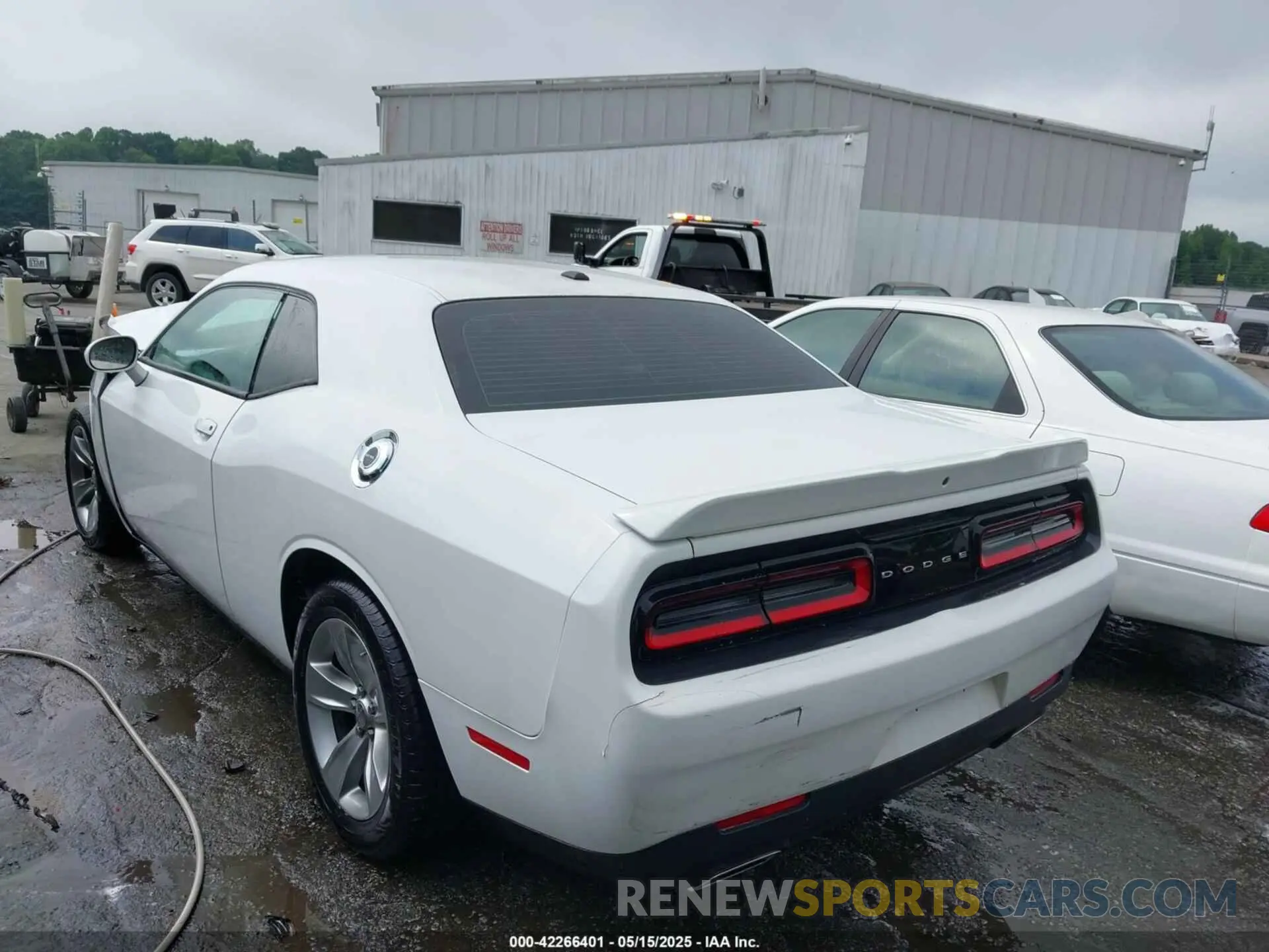 3 Photograph of a damaged car 2C3CDZAG7KH670018 DODGE CHALLENGER 2019