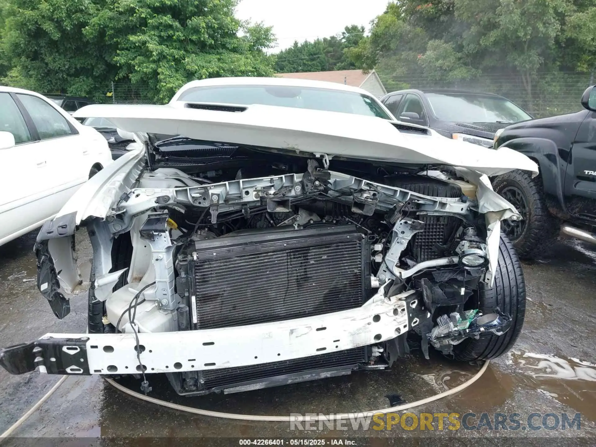 6 Photograph of a damaged car 2C3CDZAG7KH670018 DODGE CHALLENGER 2019