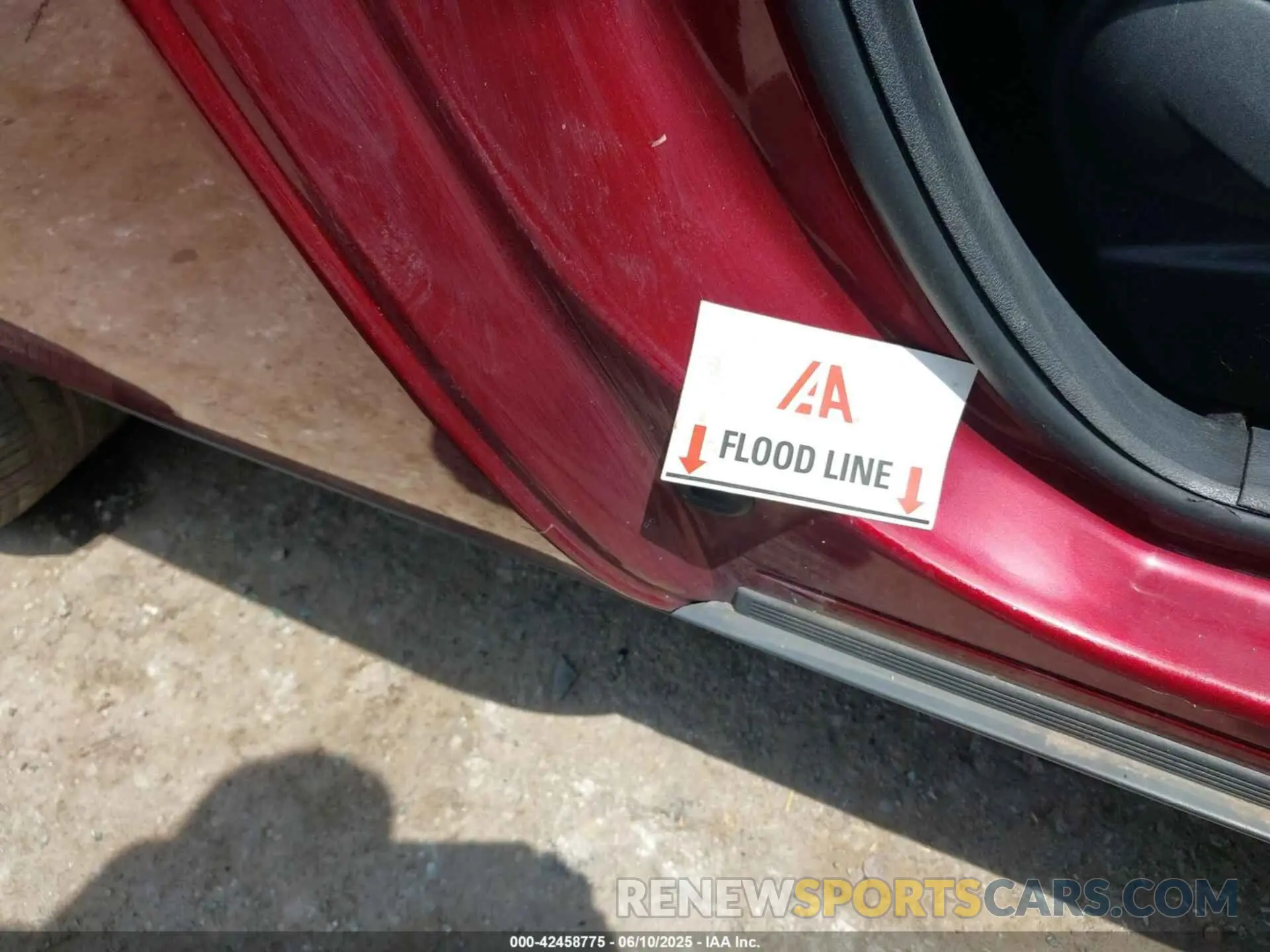 13 Photograph of a damaged car 2C3CDZAG7KH694366 DODGE CHALLENGER 2019