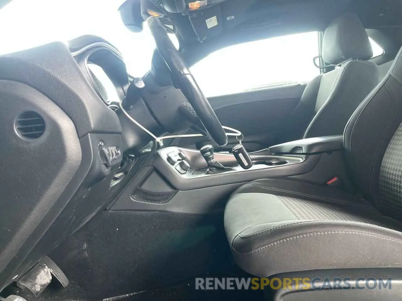 7 Photograph of a damaged car 2C3CDZAG7KH739659 DODGE CHALLENGER 2019