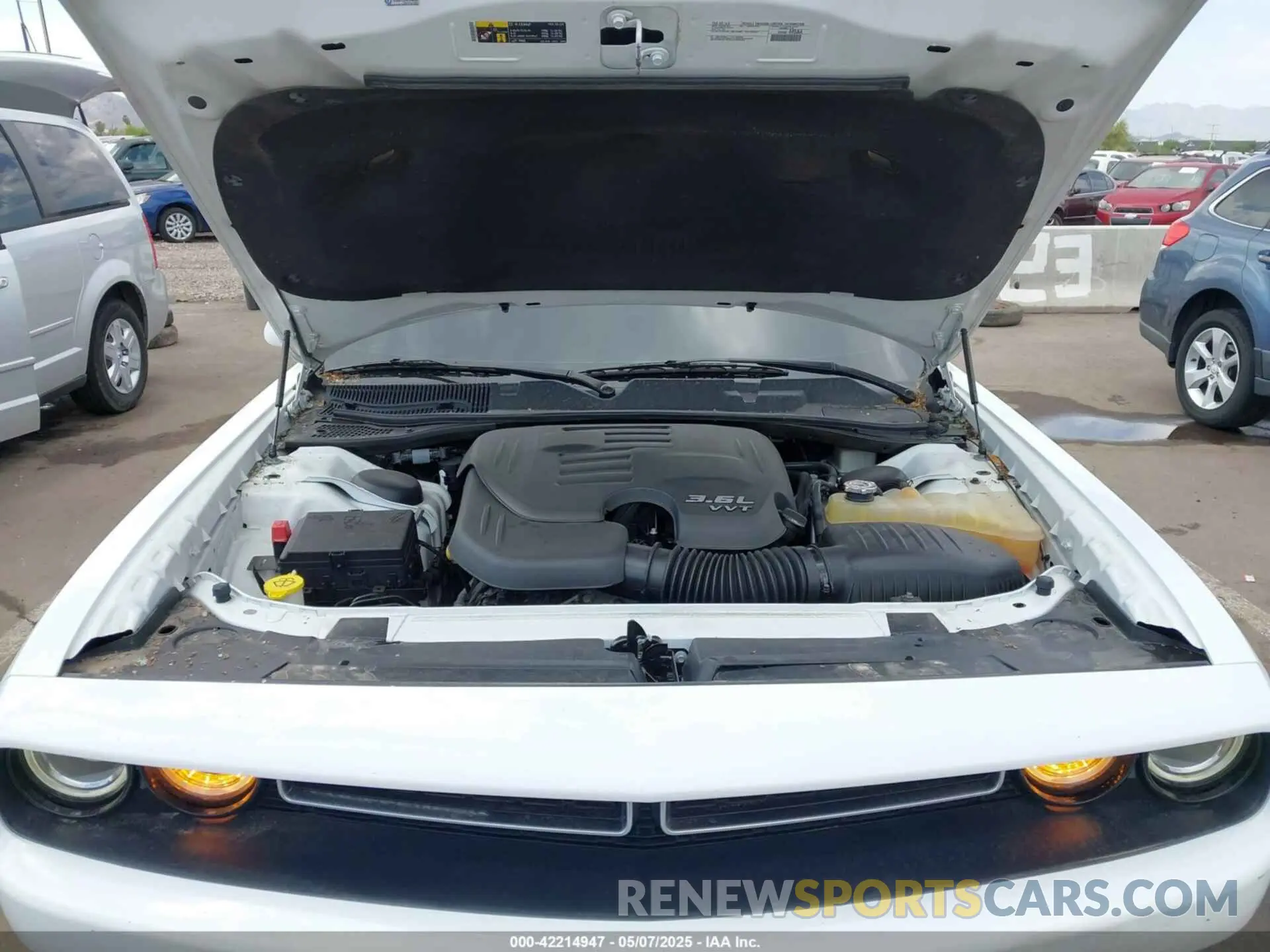 10 Photograph of a damaged car 2C3CDZAG7KH744313 DODGE CHALLENGER 2019