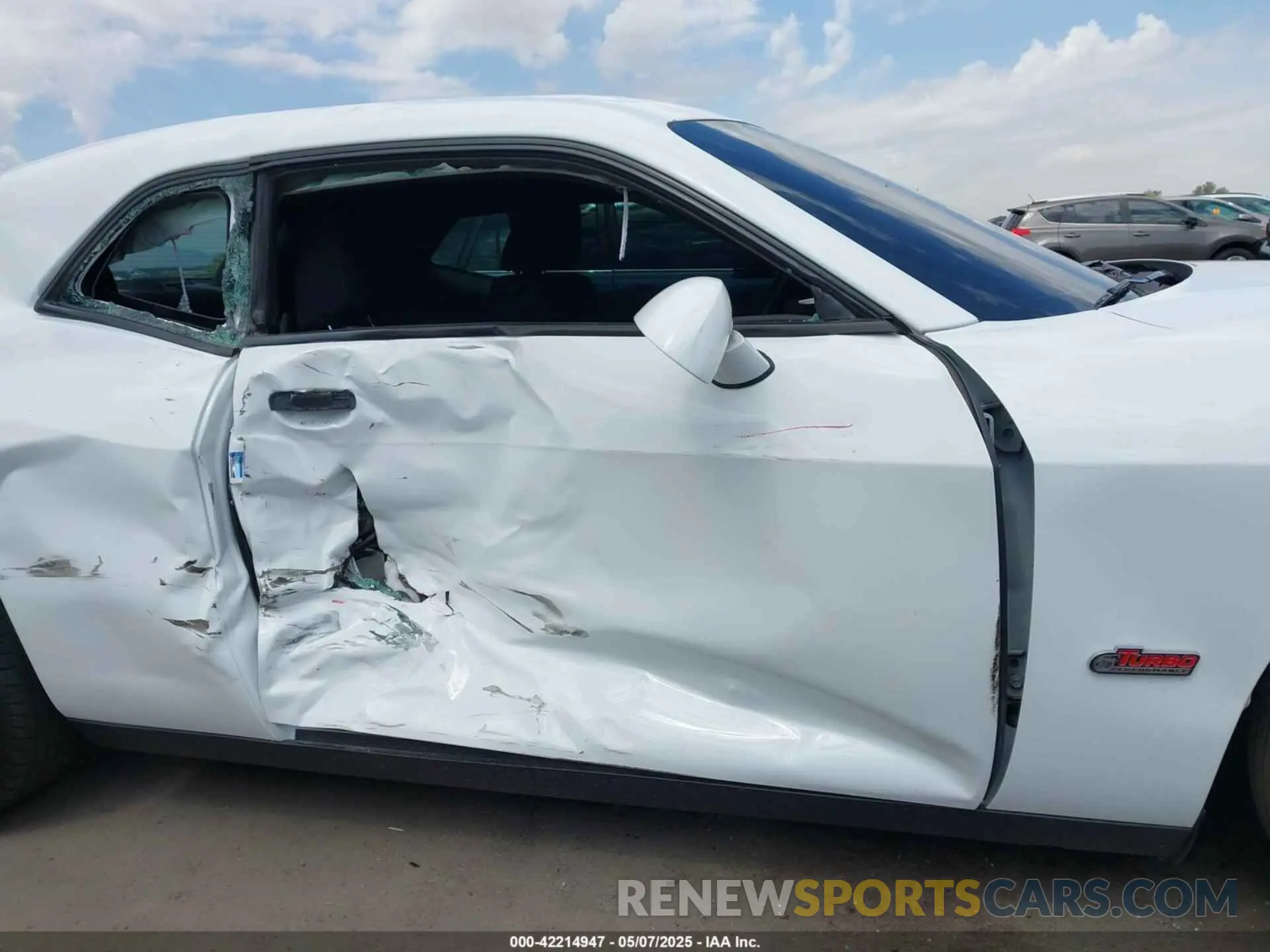 13 Photograph of a damaged car 2C3CDZAG7KH744313 DODGE CHALLENGER 2019