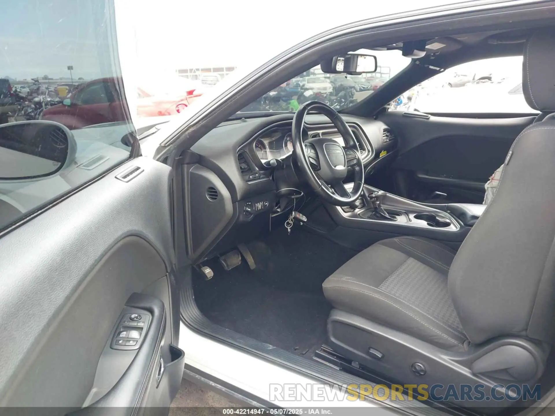 5 Photograph of a damaged car 2C3CDZAG7KH744313 DODGE CHALLENGER 2019