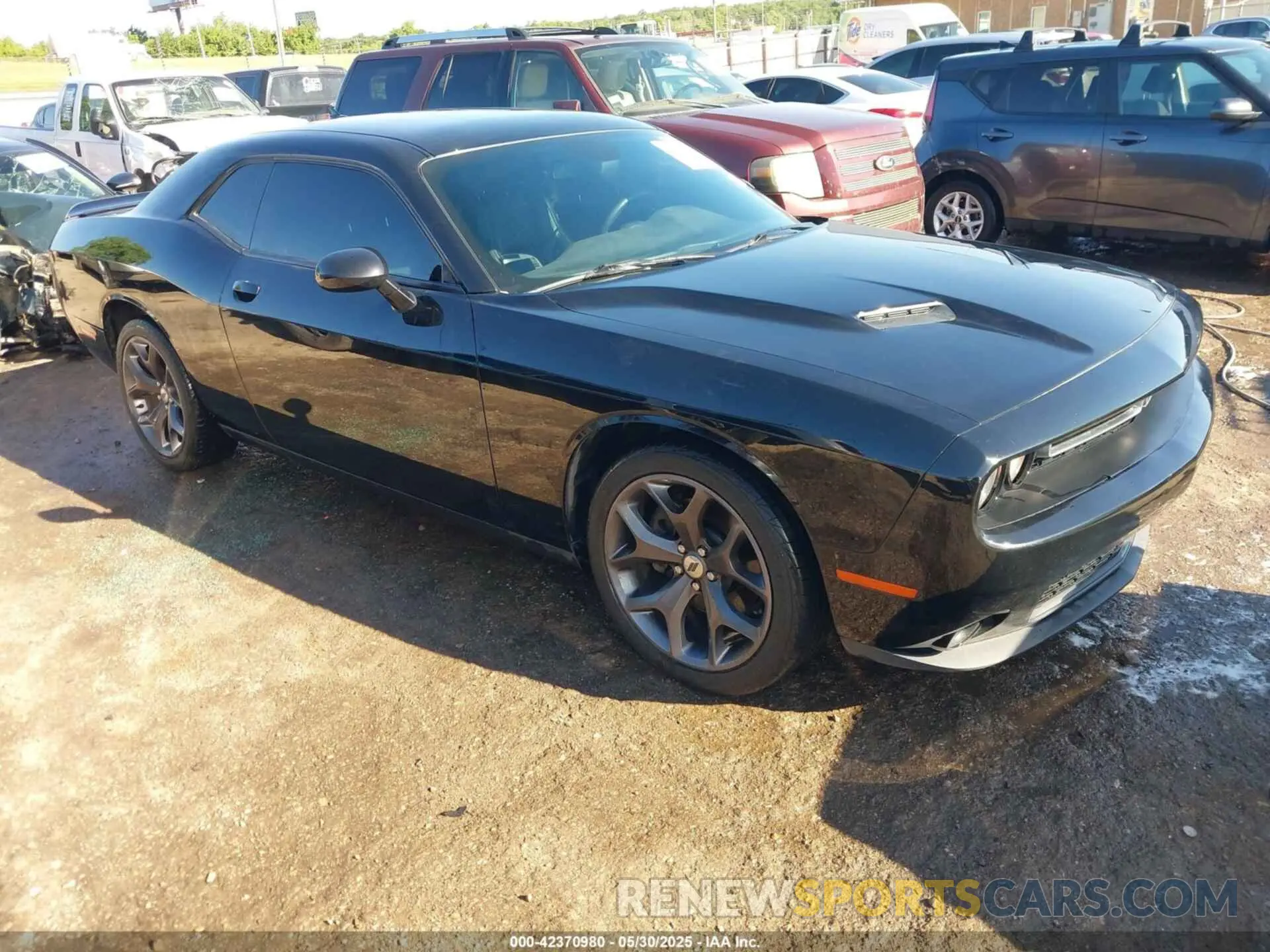 1 Photograph of a damaged car 2C3CDZAG7KH759314 DODGE CHALLENGER 2019