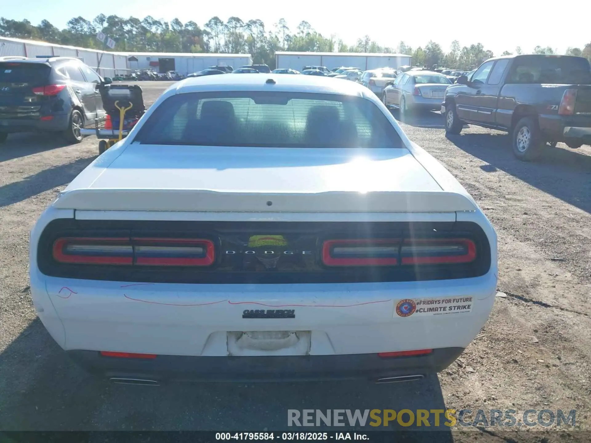 16 Photograph of a damaged car 2C3CDZAG8KH620552 DODGE CHALLENGER 2019
