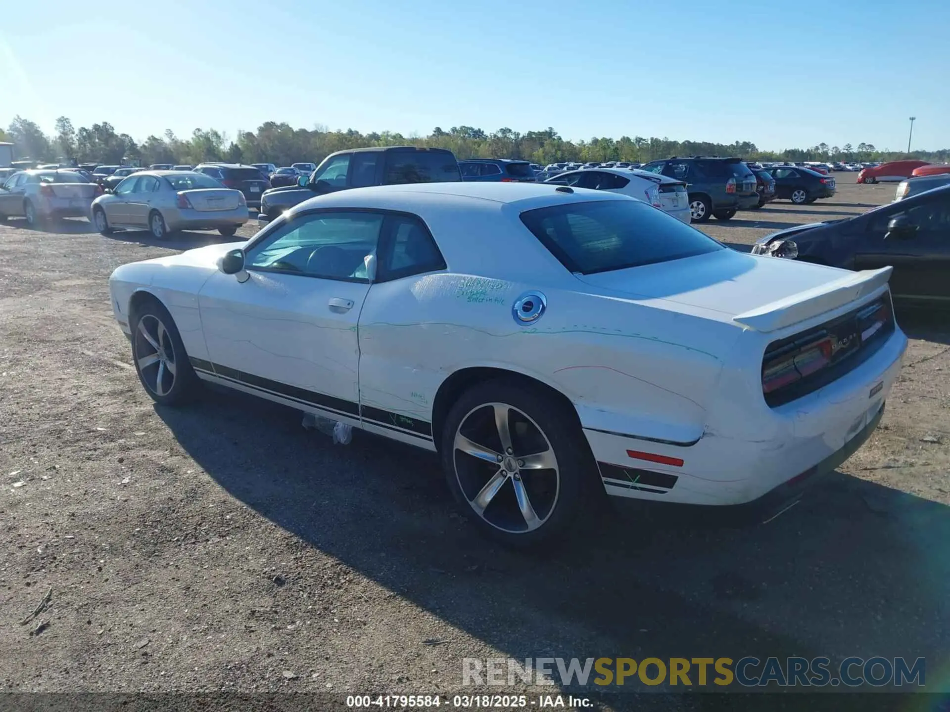 3 Photograph of a damaged car 2C3CDZAG8KH620552 DODGE CHALLENGER 2019
