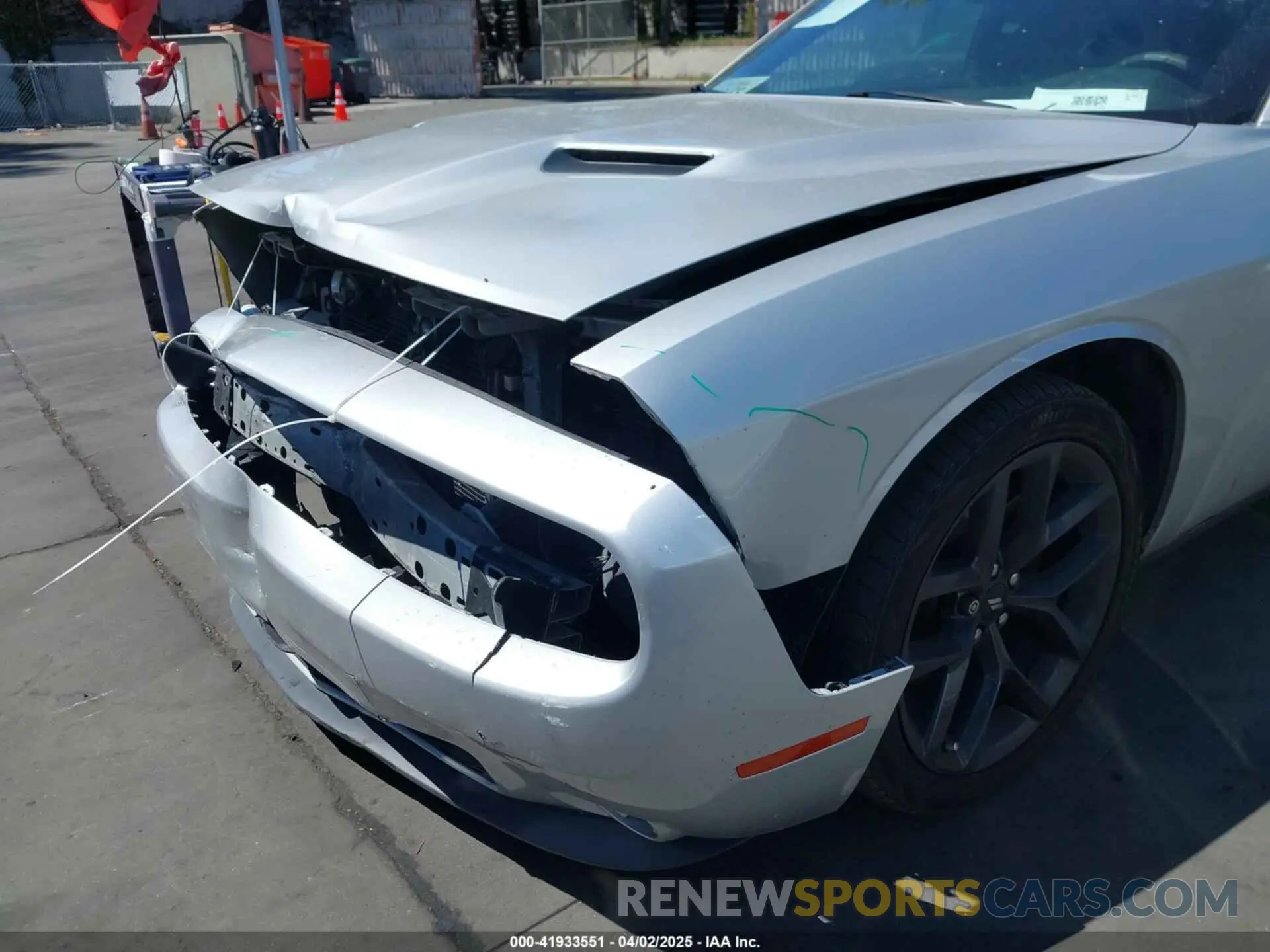 17 Photograph of a damaged car 2C3CDZAG8KH655513 DODGE CHALLENGER 2019