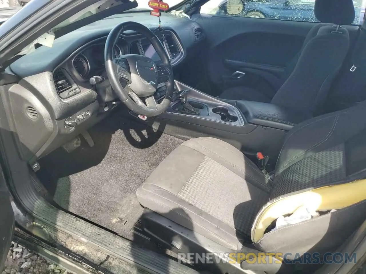 7 Photograph of a damaged car 2C3CDZAG8KH672148 DODGE CHALLENGER 2019