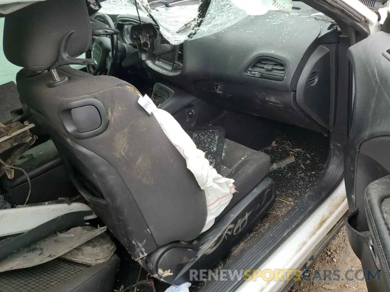 8 Photograph of a damaged car 2C3CDZAG8KH714592 DODGE CHALLENGER 2019