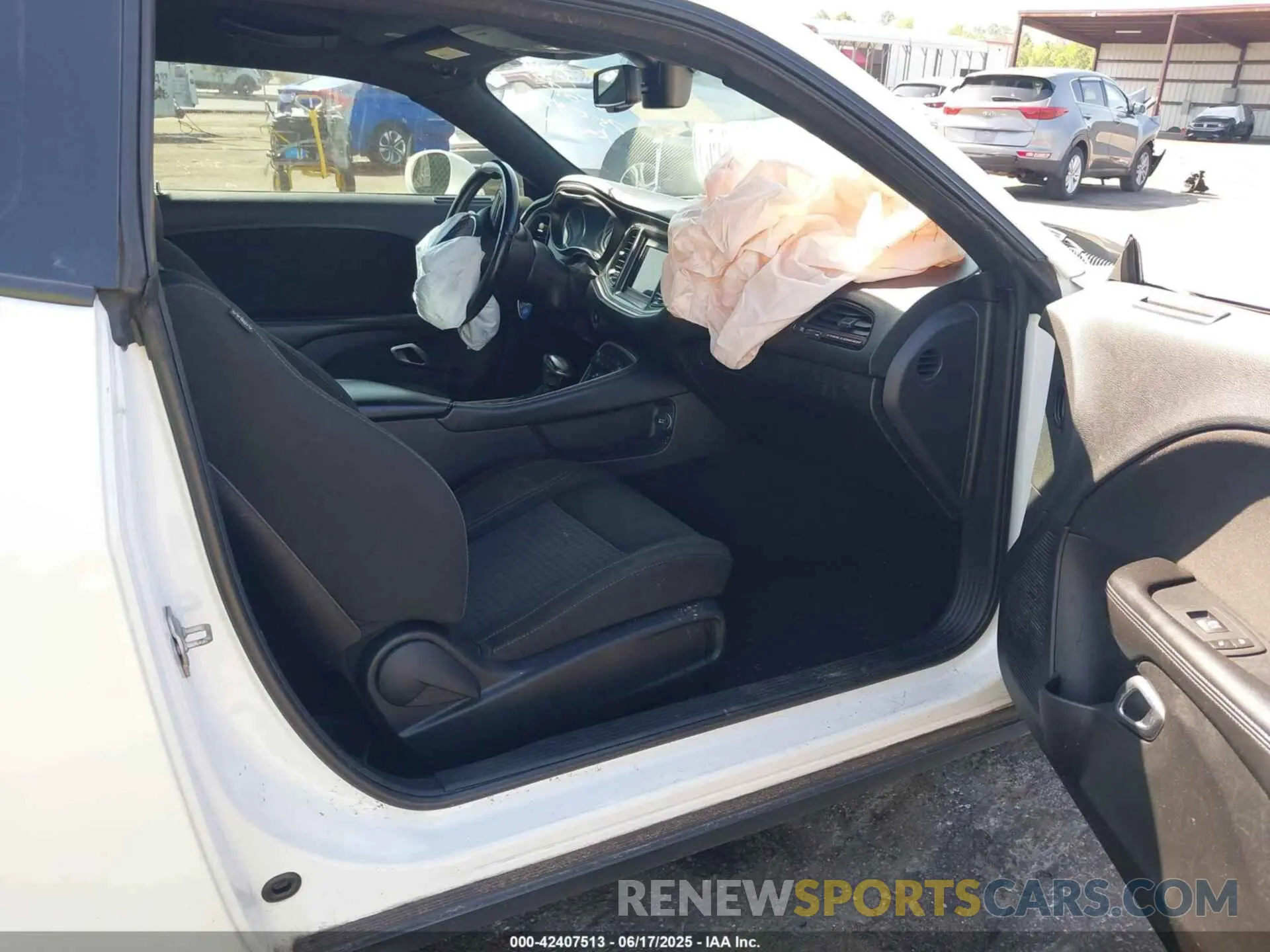 5 Photograph of a damaged car 2C3CDZAG8KH750489 DODGE CHALLENGER 2019