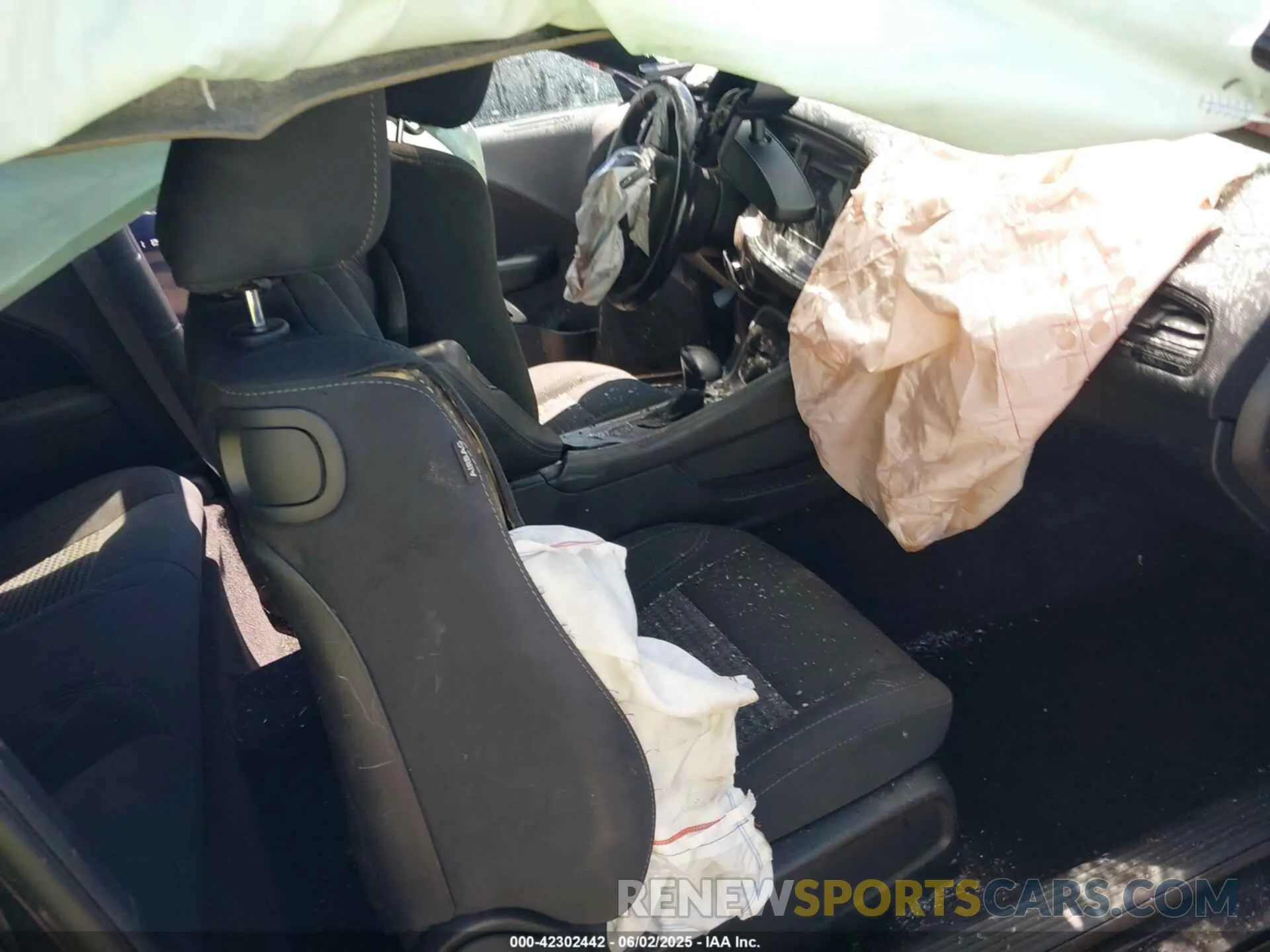 5 Photograph of a damaged car 2C3CDZAG9KH574858 DODGE CHALLENGER 2019