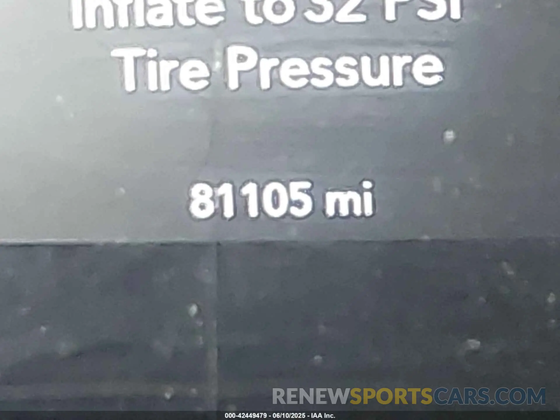 16 Photograph of a damaged car 2C3CDZAG9KH632838 DODGE CHALLENGER 2019