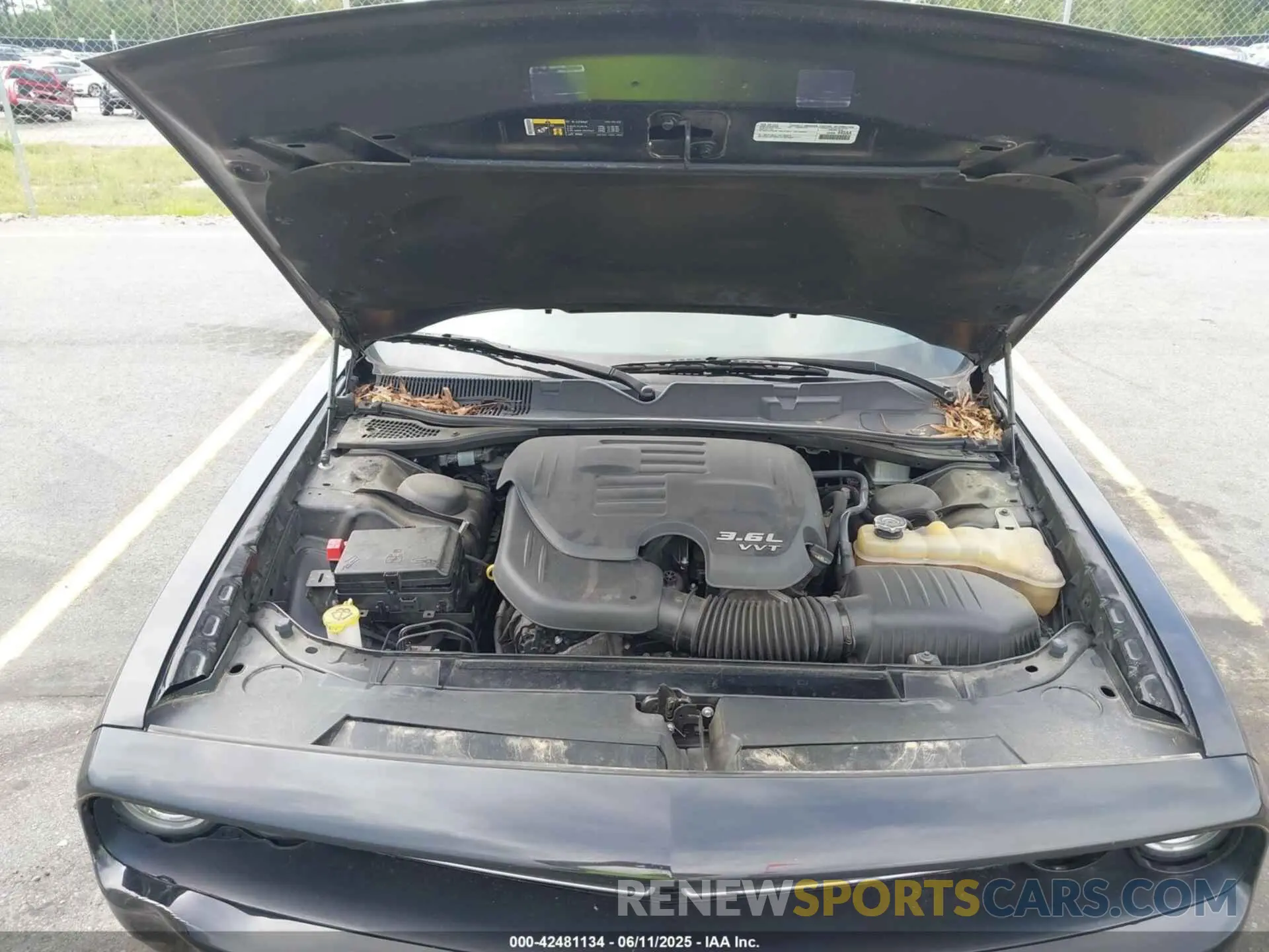10 Photograph of a damaged car 2C3CDZAG9KH672207 DODGE CHALLENGER 2019