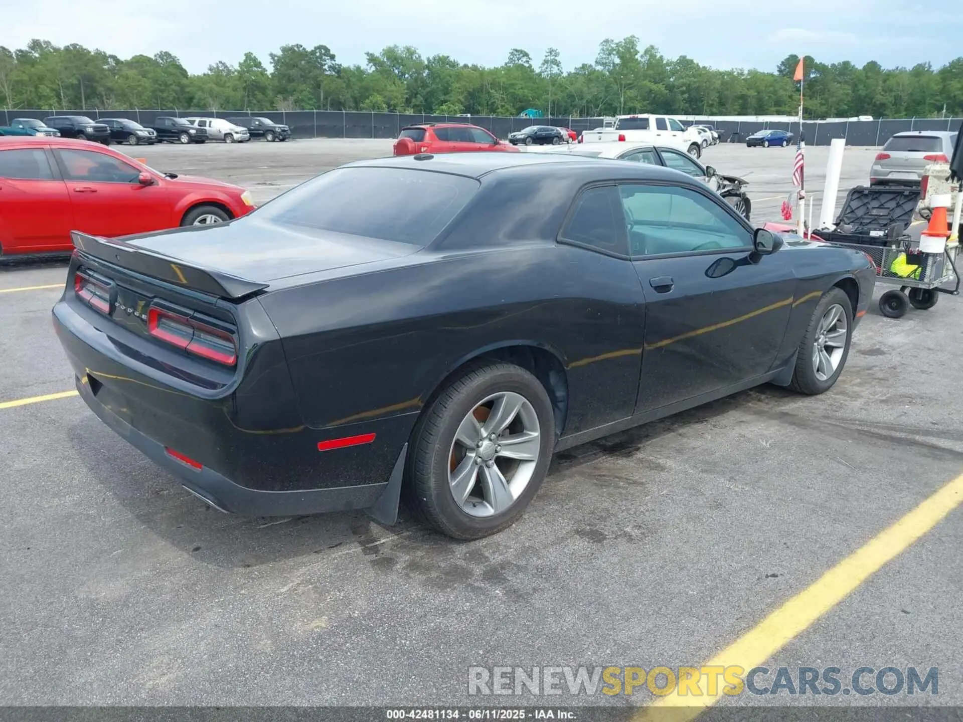 4 Photograph of a damaged car 2C3CDZAG9KH672207 DODGE CHALLENGER 2019