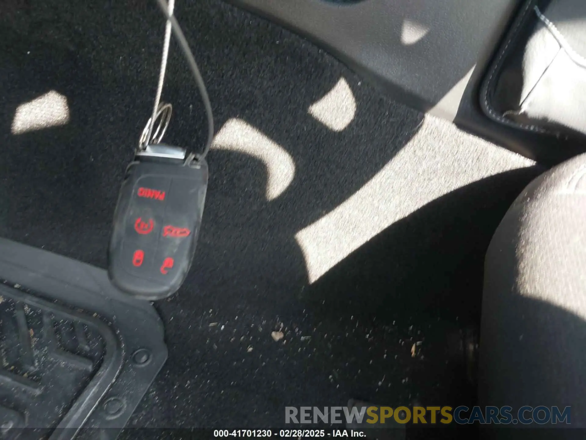 11 Photograph of a damaged car 2C3CDZAG9KH733894 DODGE CHALLENGER 2019