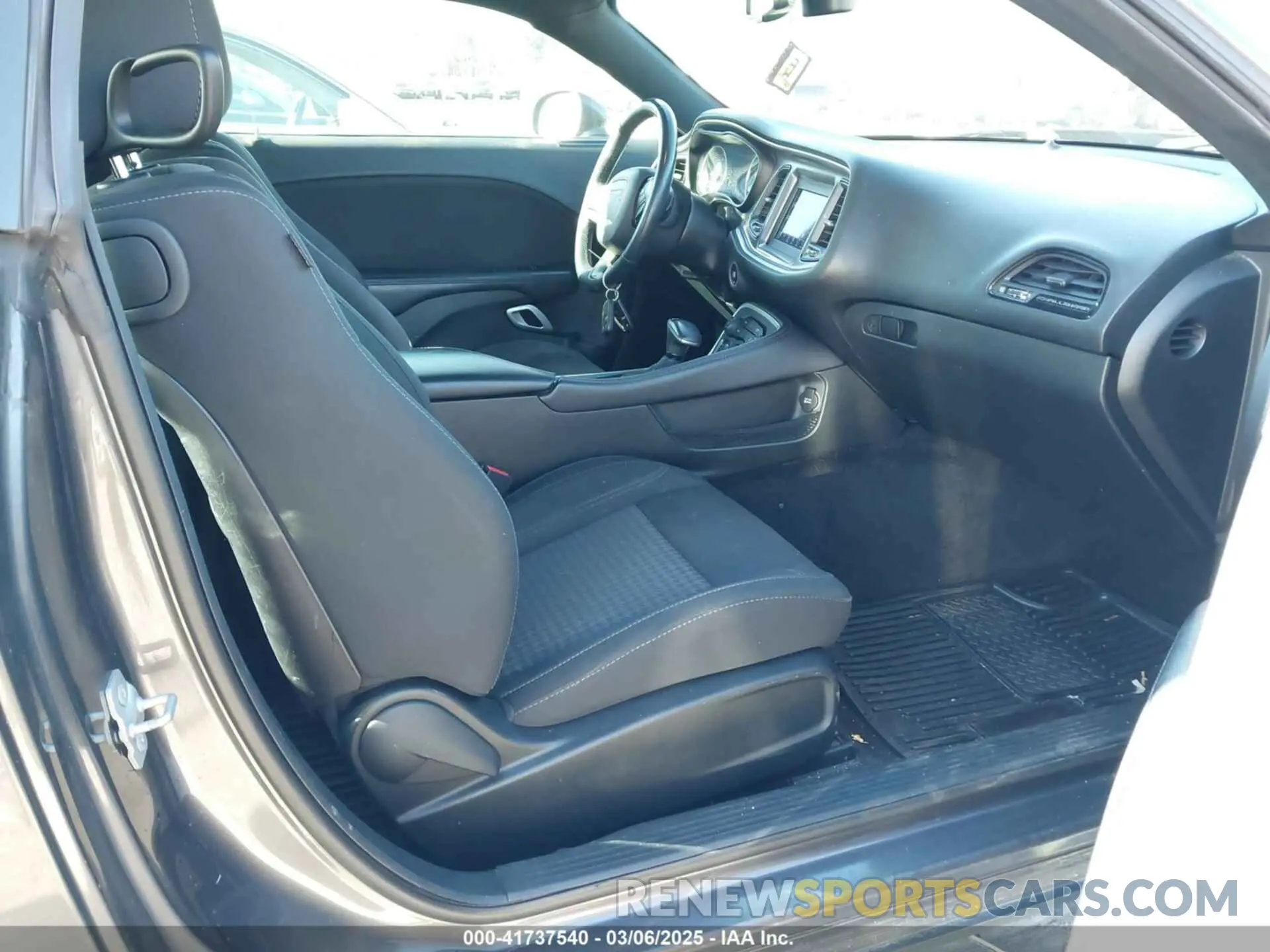 5 Photograph of a damaged car 2C3CDZAGXKH503541 DODGE CHALLENGER 2019