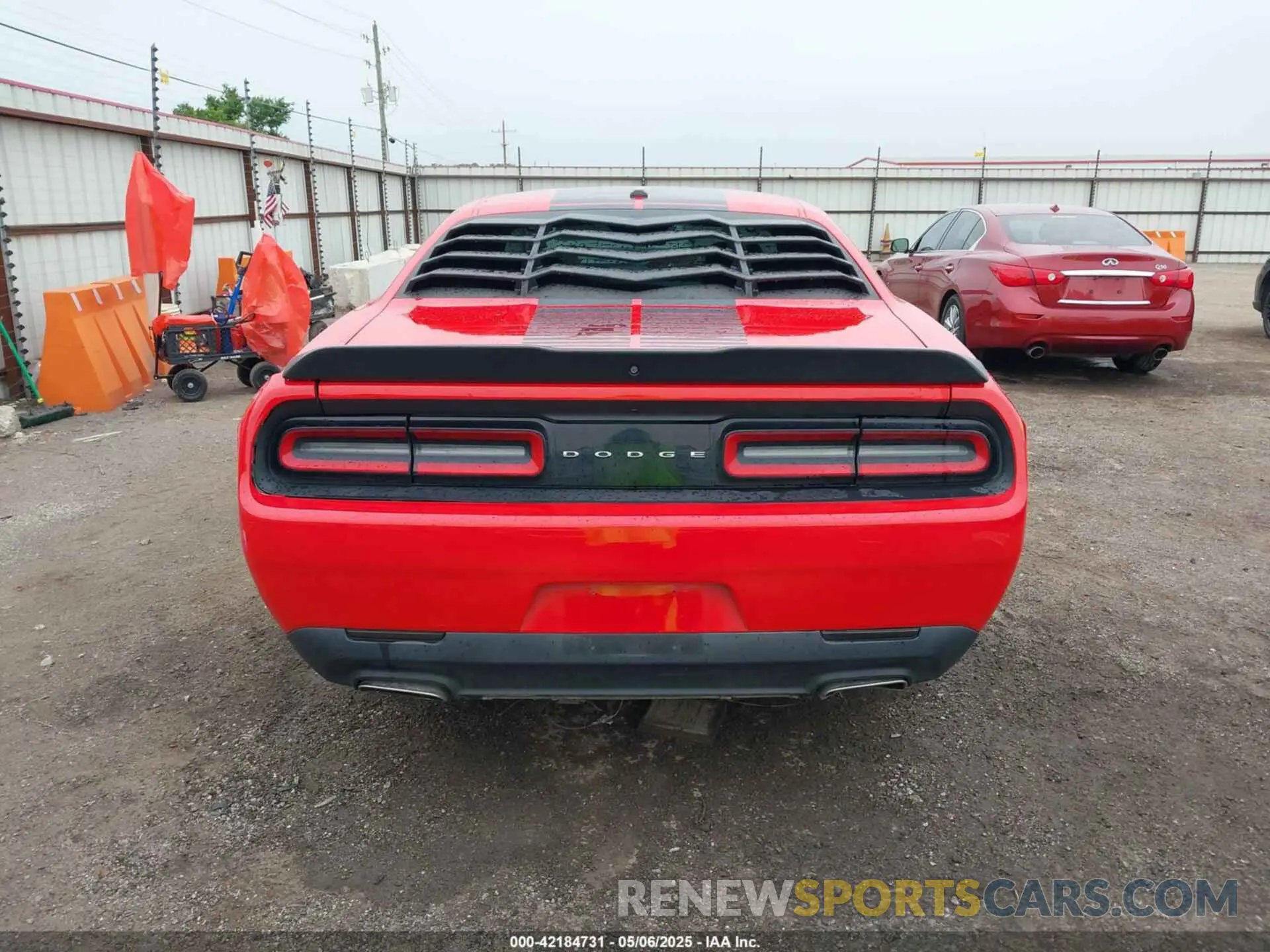 16 Photograph of a damaged car 2C3CDZAGXKH503877 DODGE CHALLENGER 2019