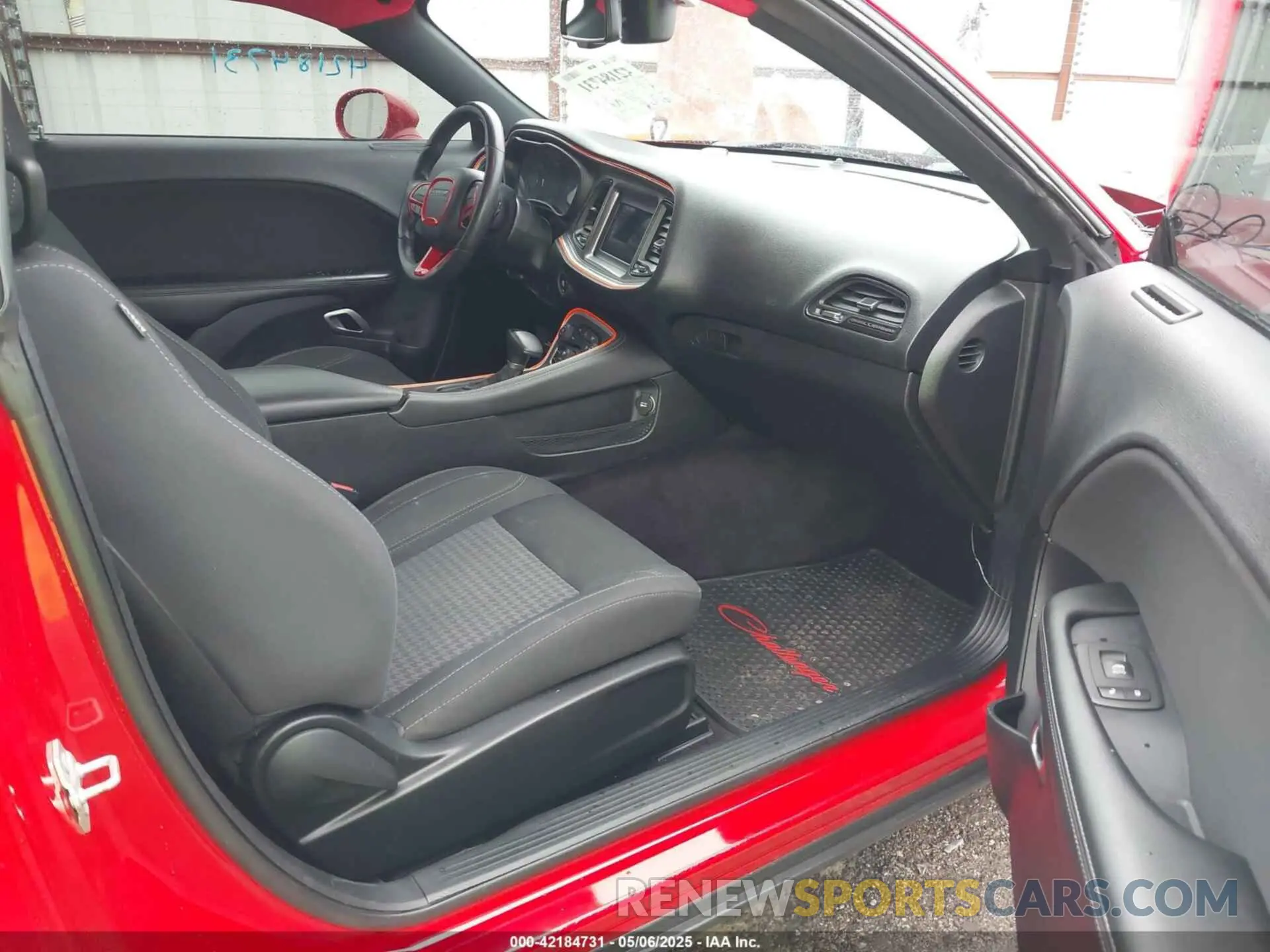 5 Photograph of a damaged car 2C3CDZAGXKH503877 DODGE CHALLENGER 2019