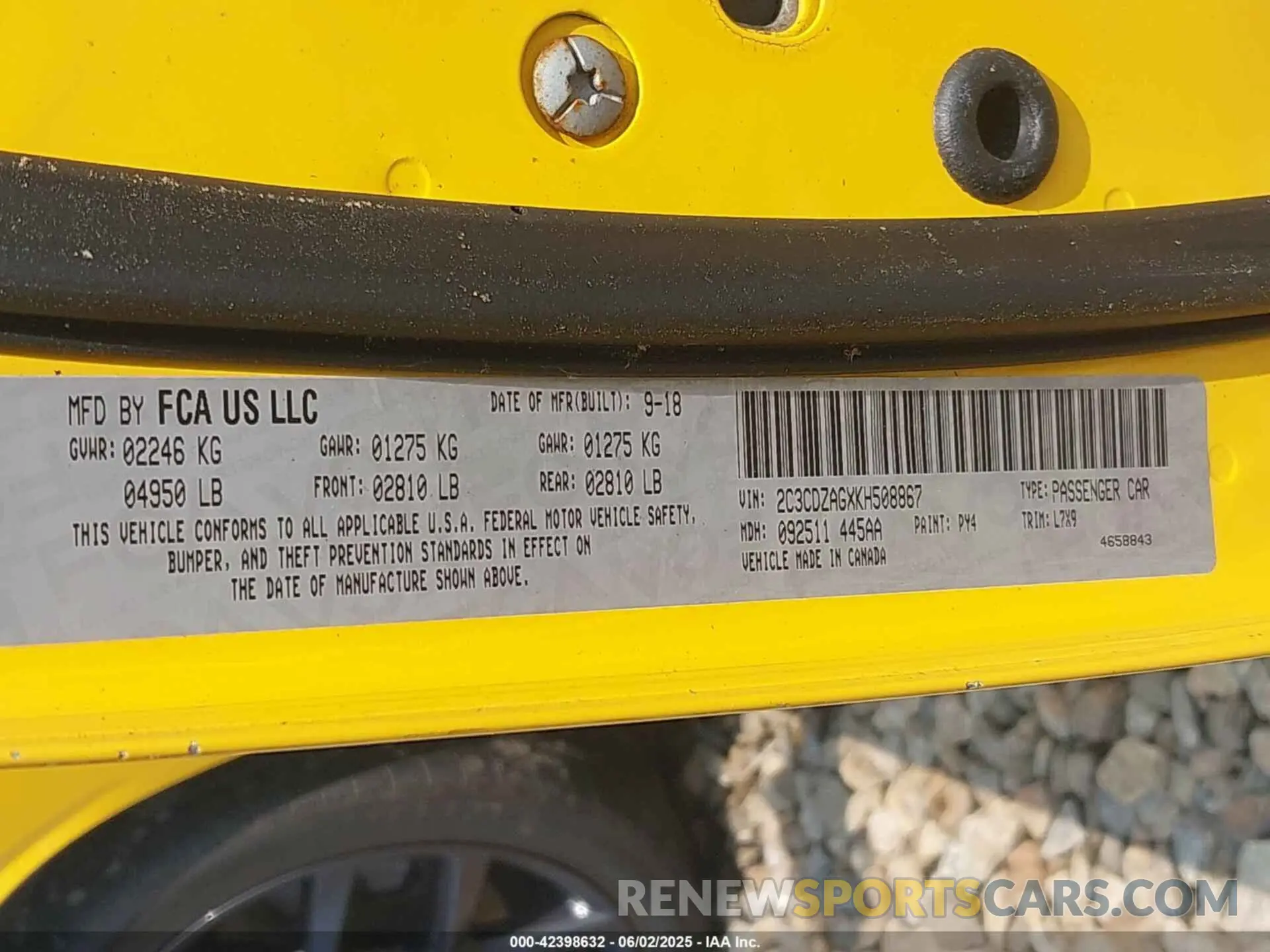 9 Photograph of a damaged car 2C3CDZAGXKH508867 DODGE CHALLENGER 2019