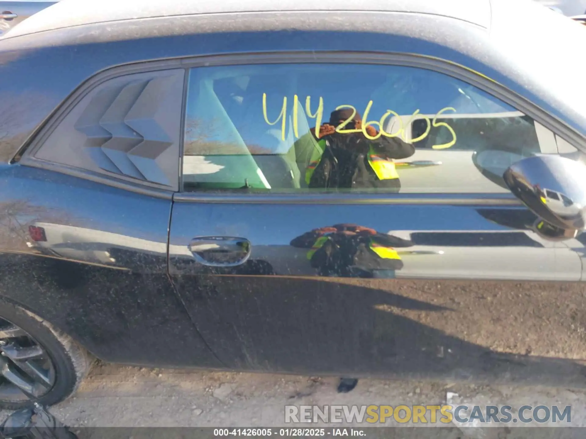 12 Photograph of a damaged car 2C3CDZAGXKH663368 DODGE CHALLENGER 2019