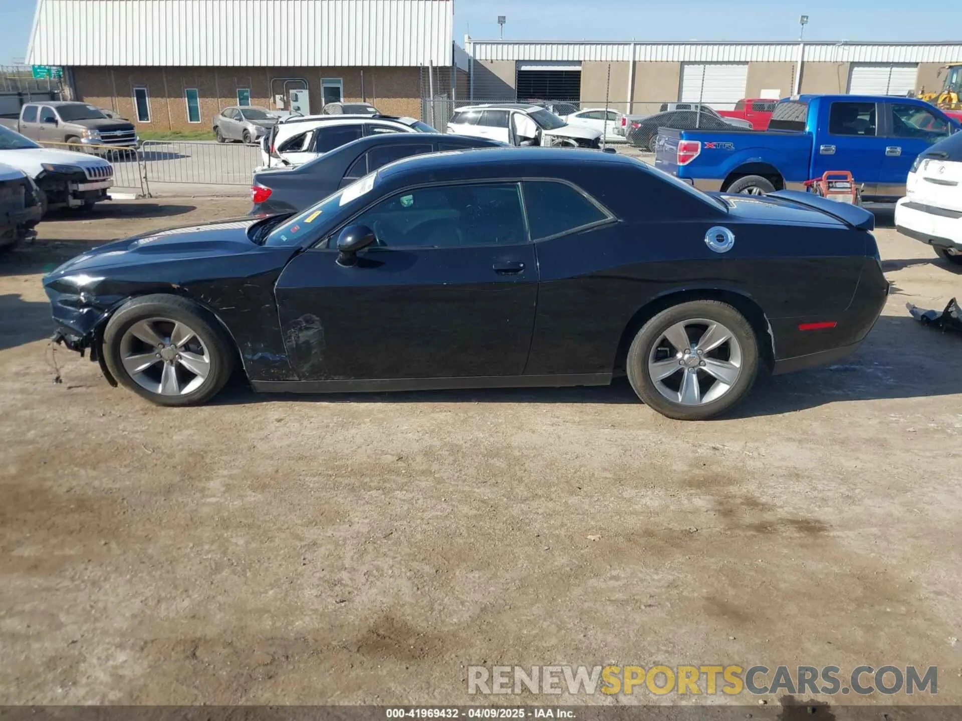 14 Photograph of a damaged car 2C3CDZAGXKH672071 DODGE CHALLENGER 2019