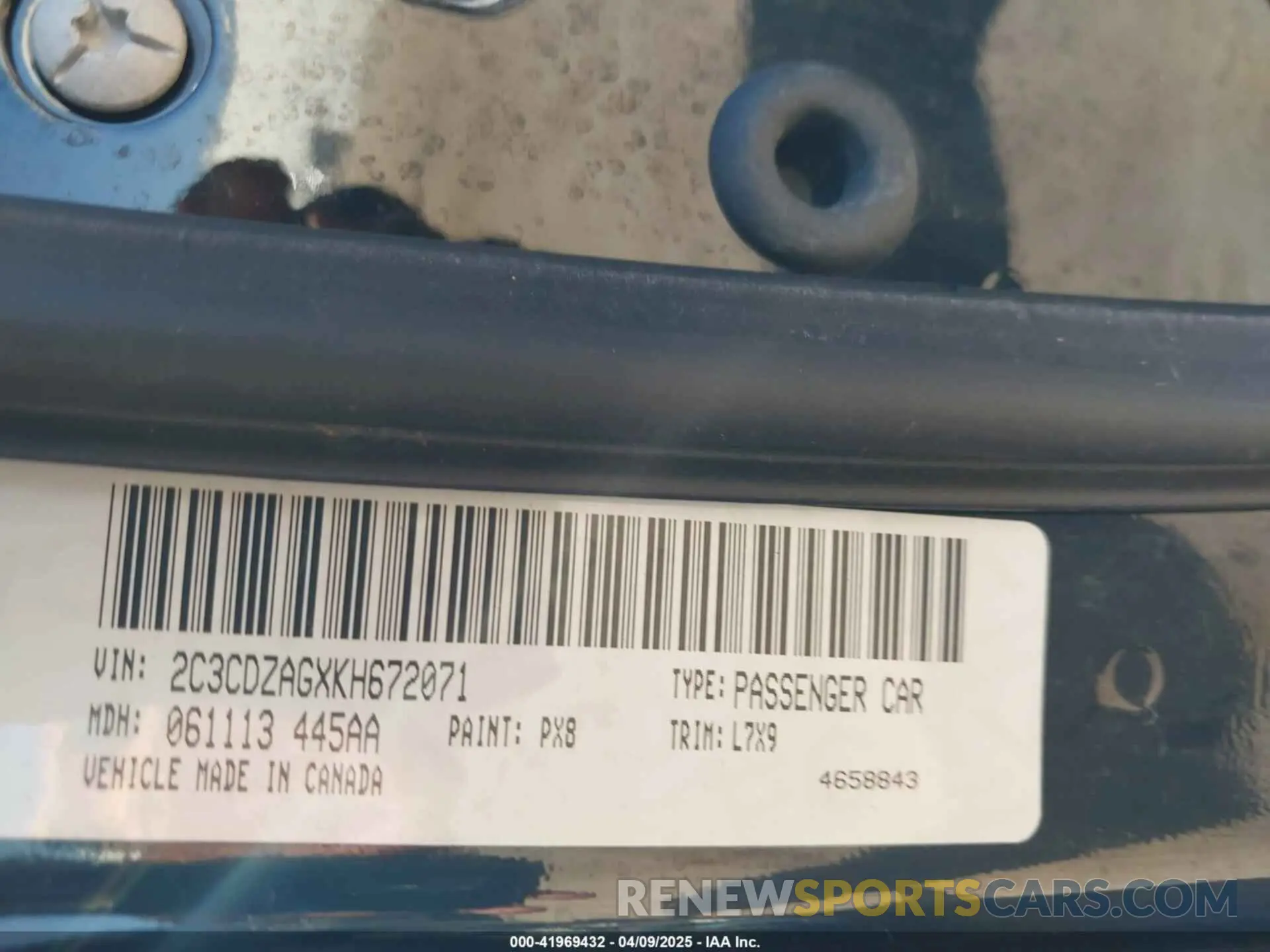 9 Photograph of a damaged car 2C3CDZAGXKH672071 DODGE CHALLENGER 2019