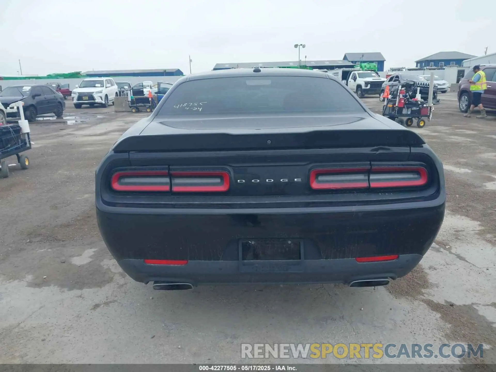15 Photograph of a damaged car 2C3CDZBT0KH531389 DODGE CHALLENGER 2019