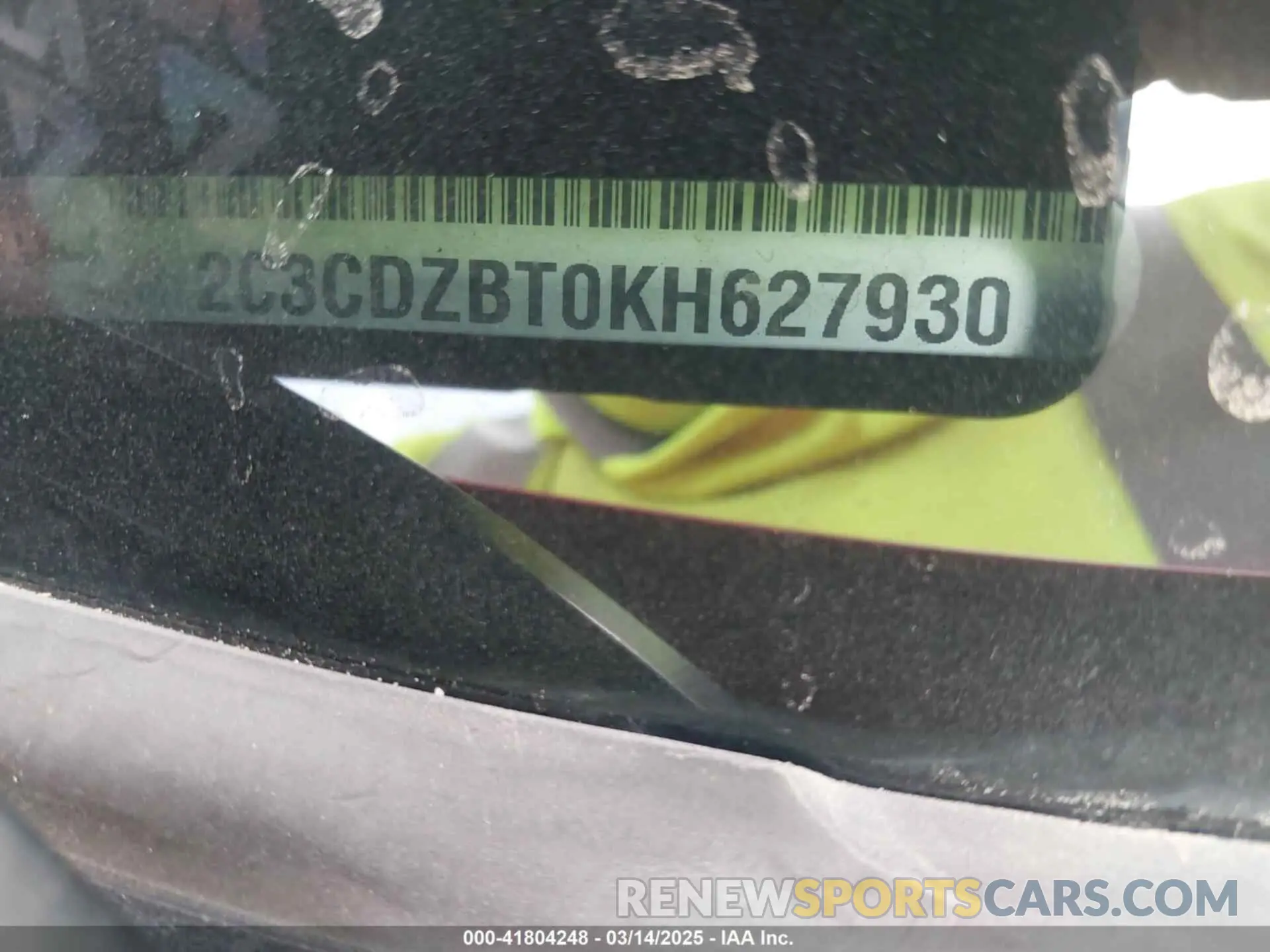 9 Photograph of a damaged car 2C3CDZBT0KH627930 DODGE CHALLENGER 2019