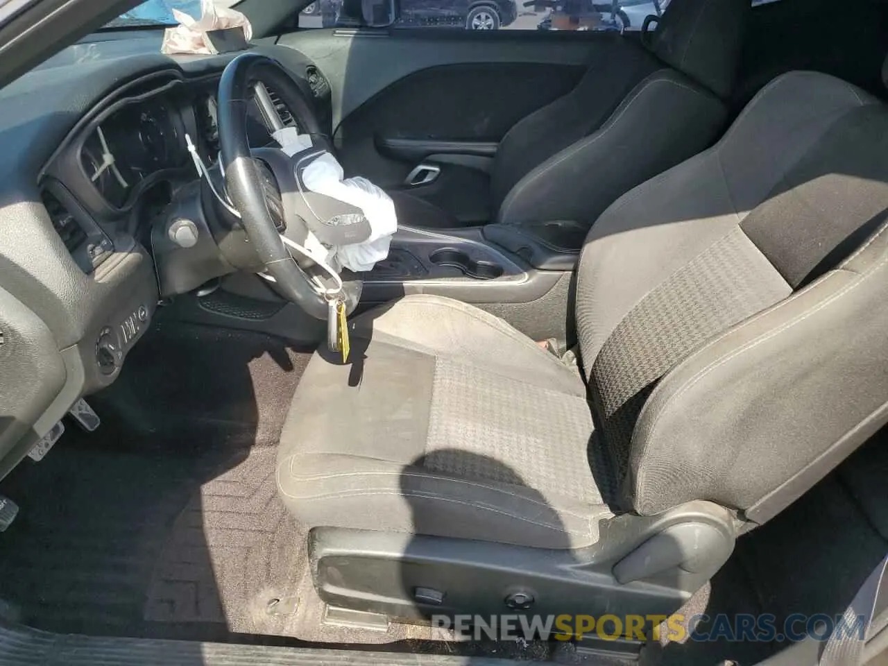 7 Photograph of a damaged car 2C3CDZBT1KH512009 DODGE CHALLENGER 2019