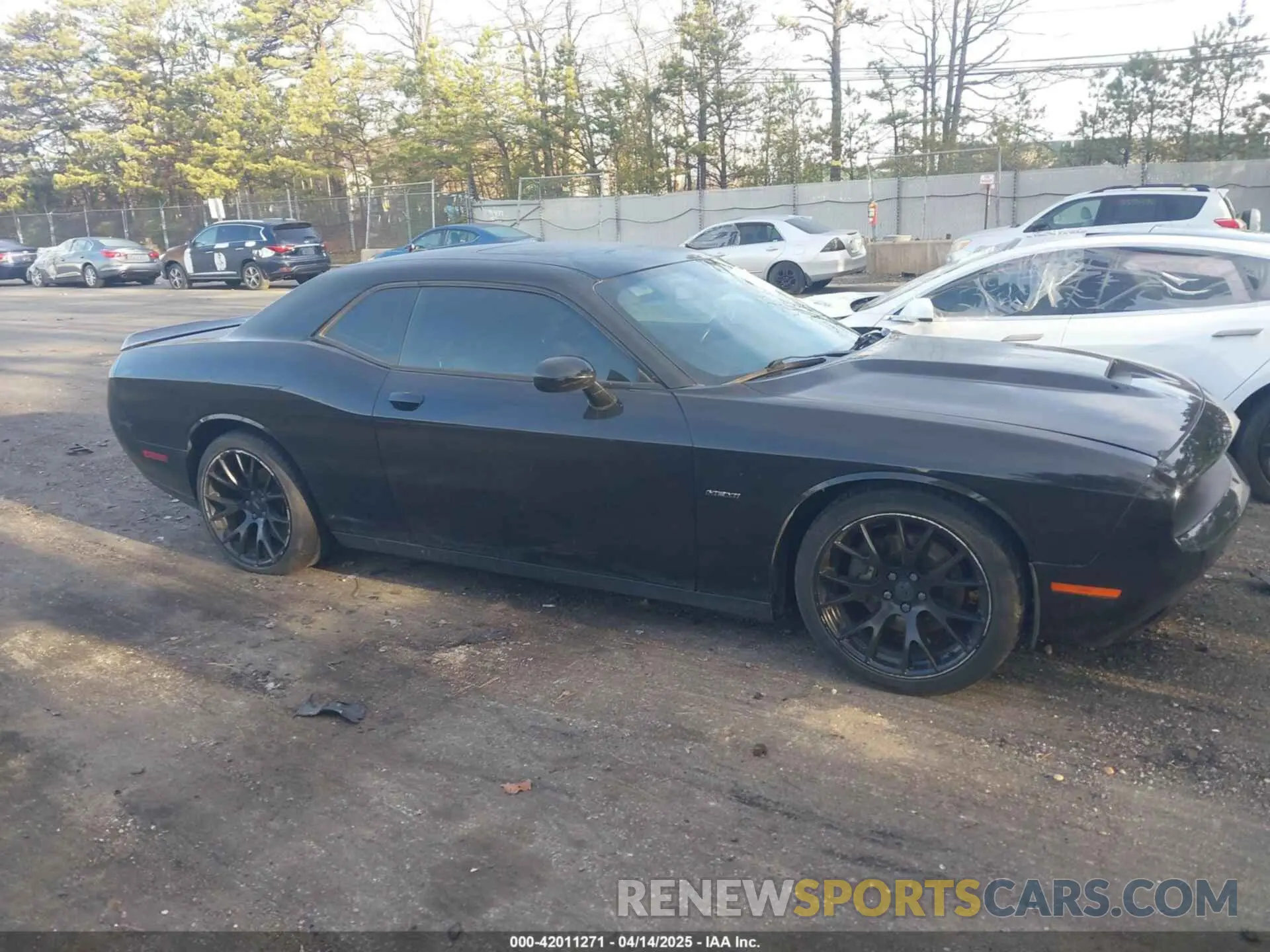 13 Photograph of a damaged car 2C3CDZBT1KH512317 DODGE CHALLENGER 2019